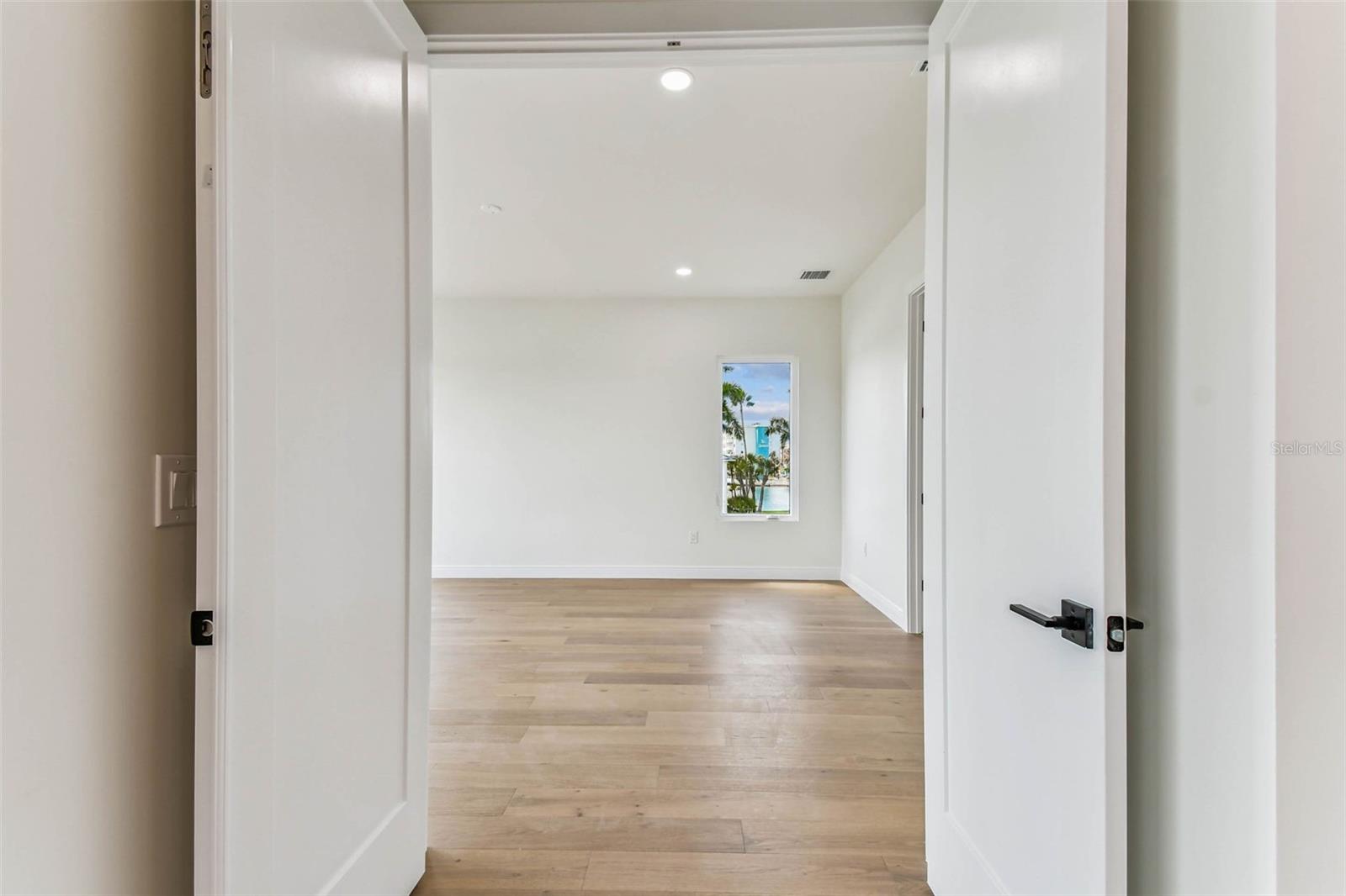 TB8422429 Property Photo