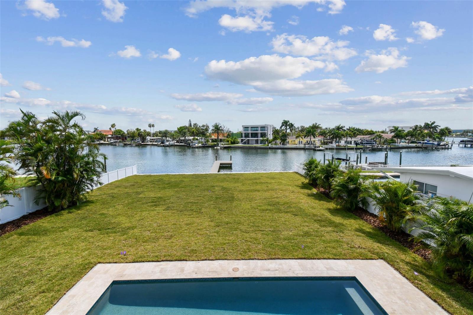 TB8422429 Property Photo