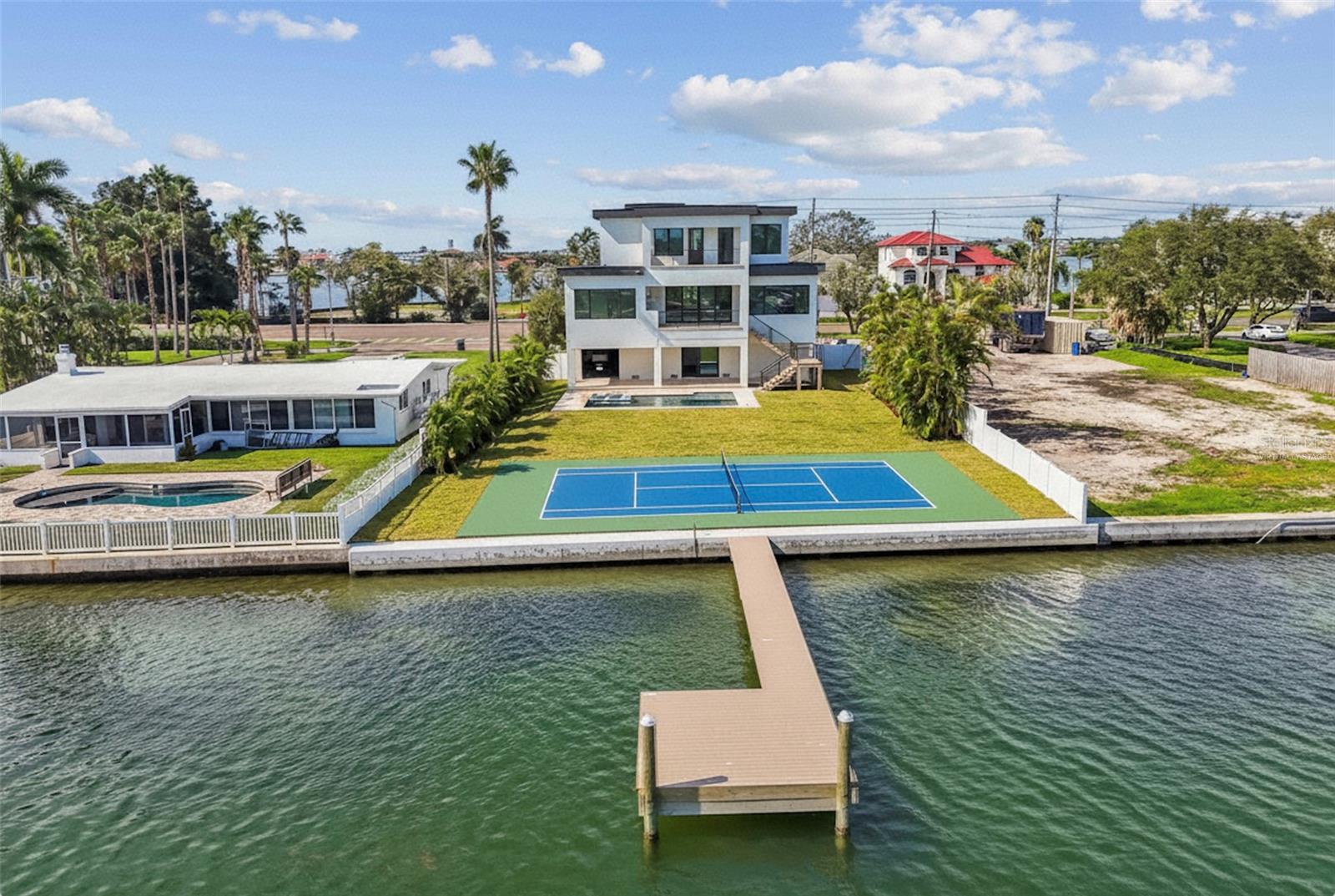 TB8422429 Property Photo