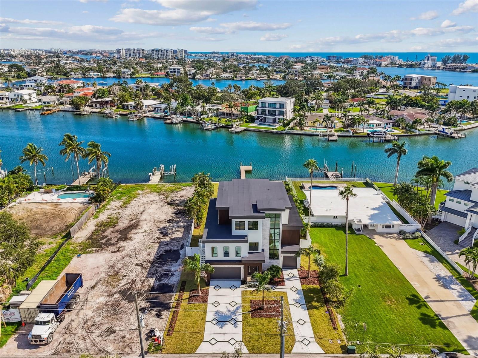 TB8422429 Property Photo