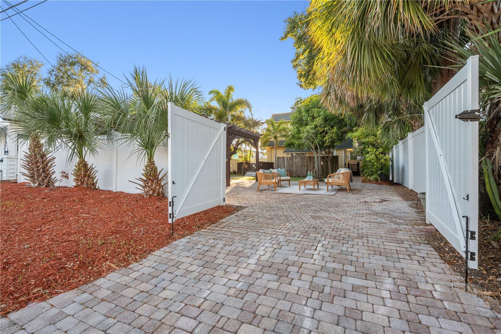 937 5TH ST N, ST PETERSBURG, FL, 33701