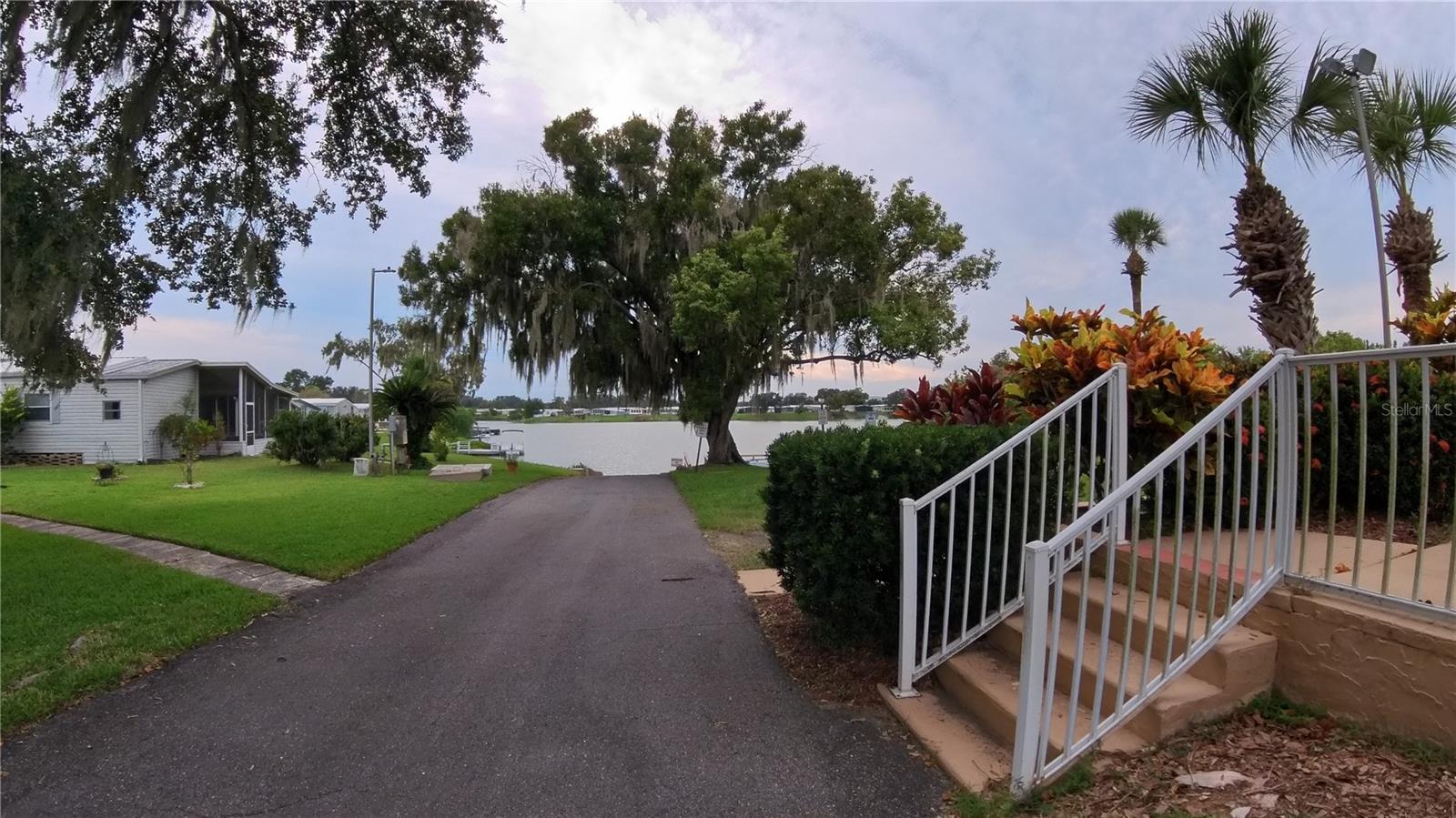 TB8422483 Property Photo