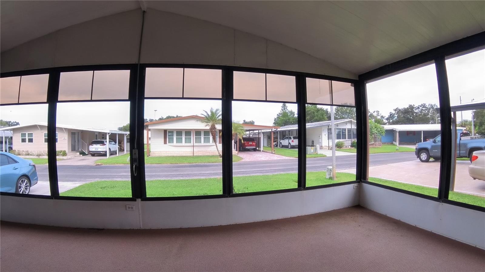 TB8422483 Property Photo