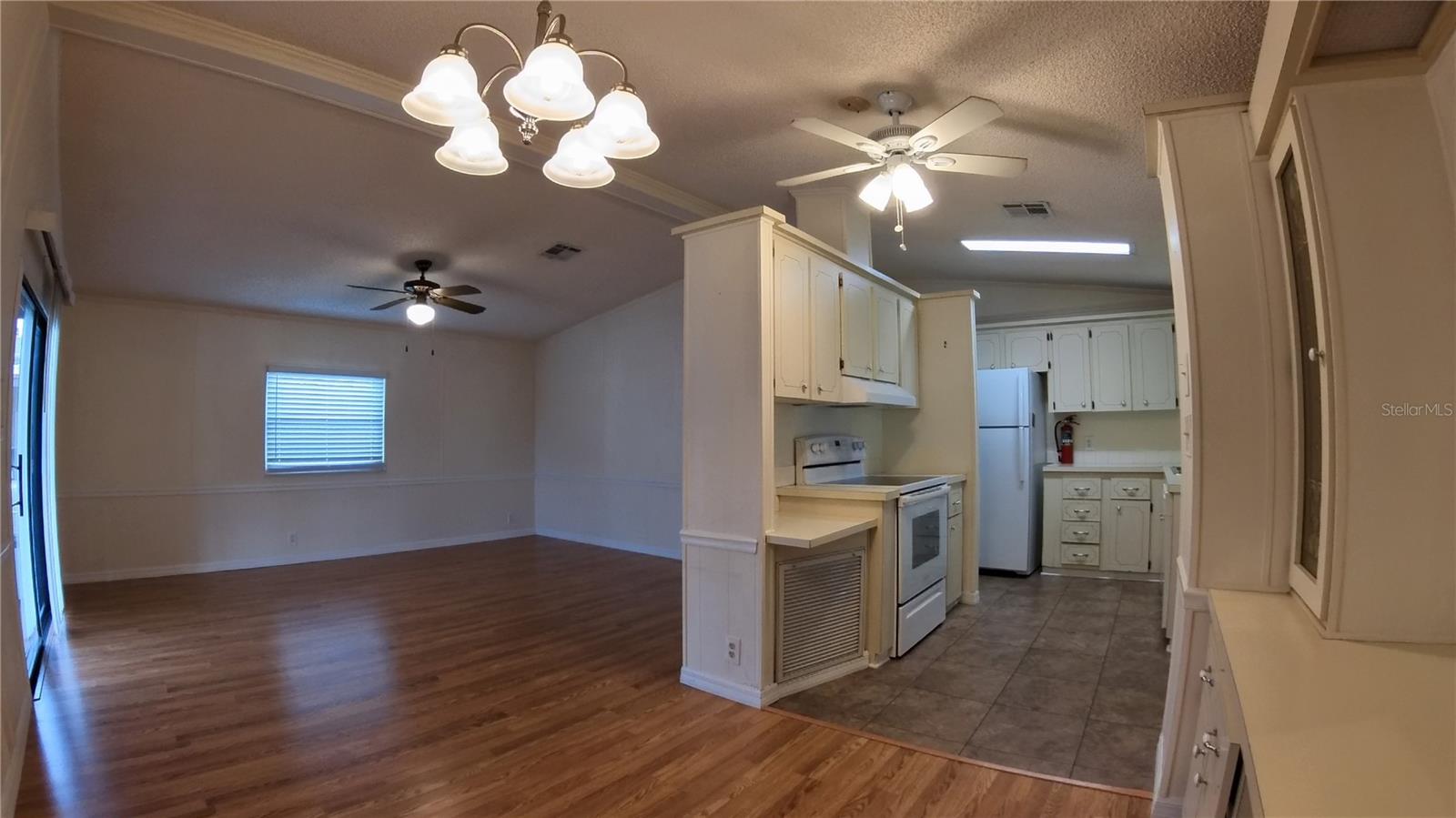 TB8422483 Property Photo