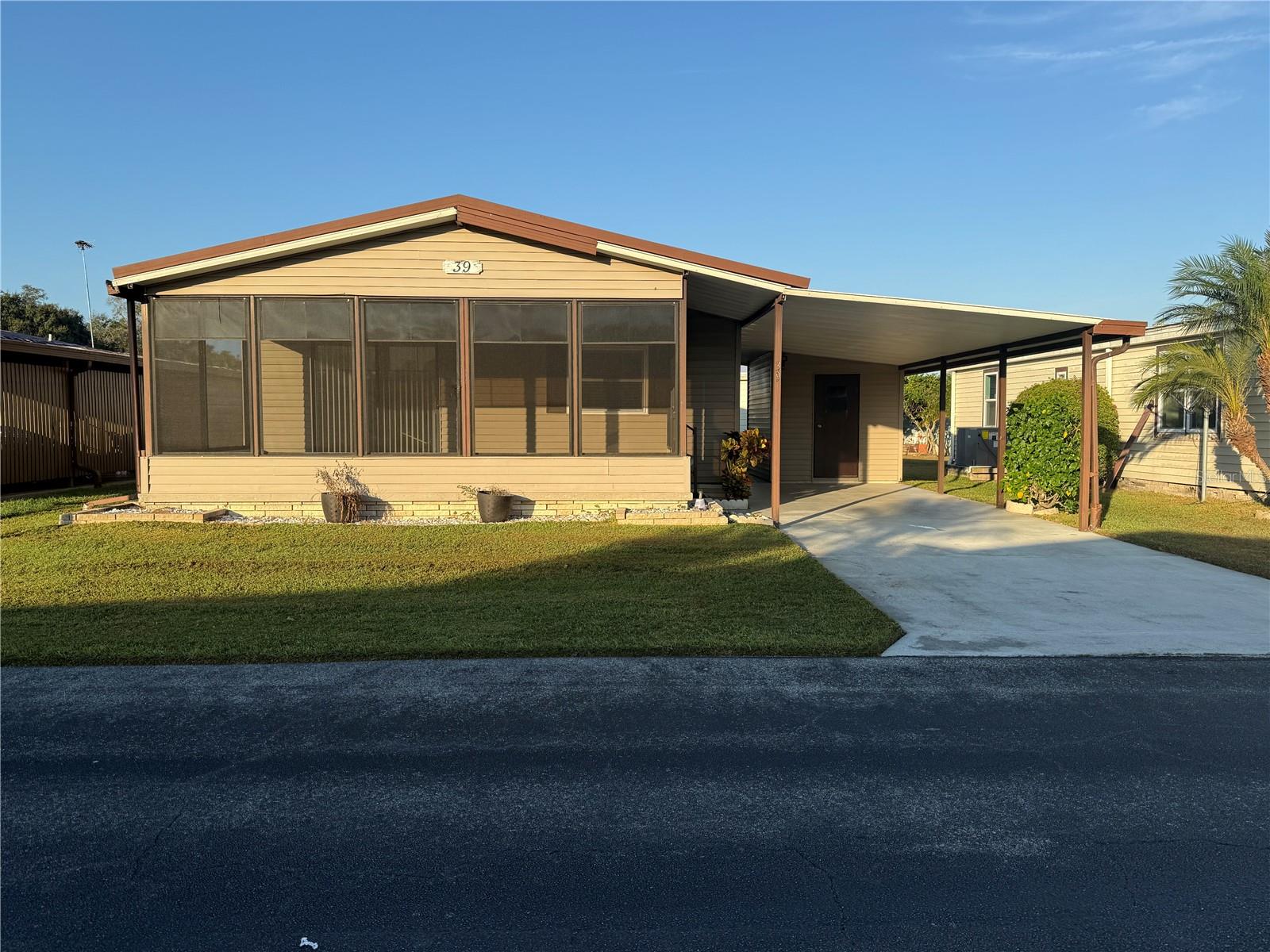 TB8422483 Property Photo