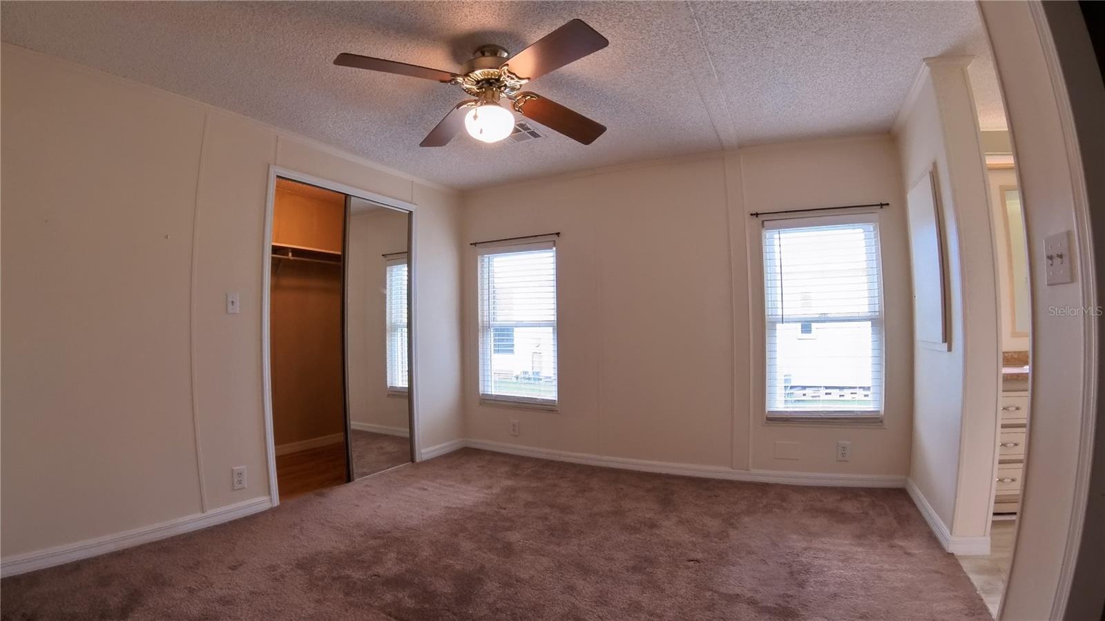 TB8422483 Property Photo