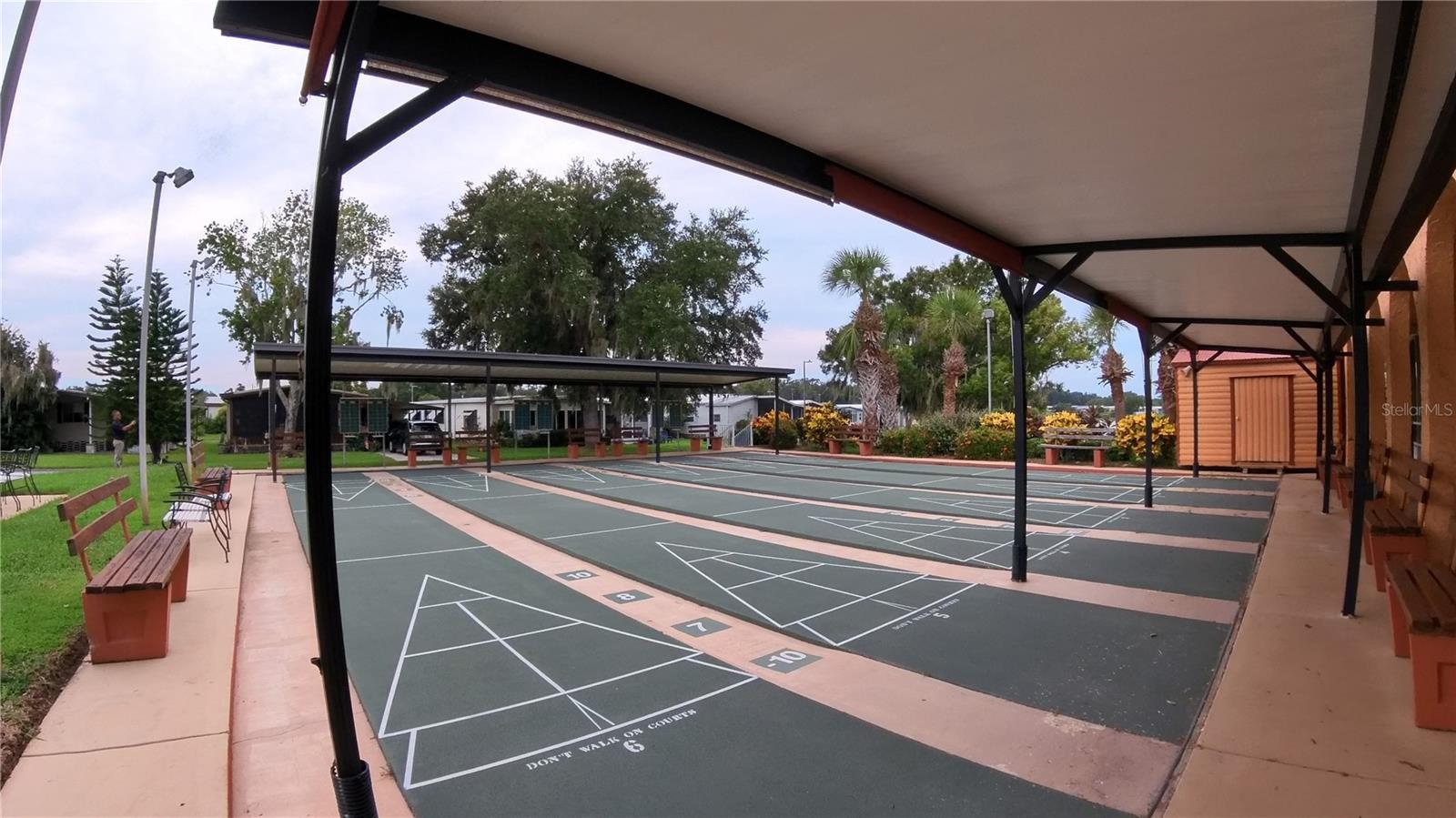 TB8422483 Property Photo