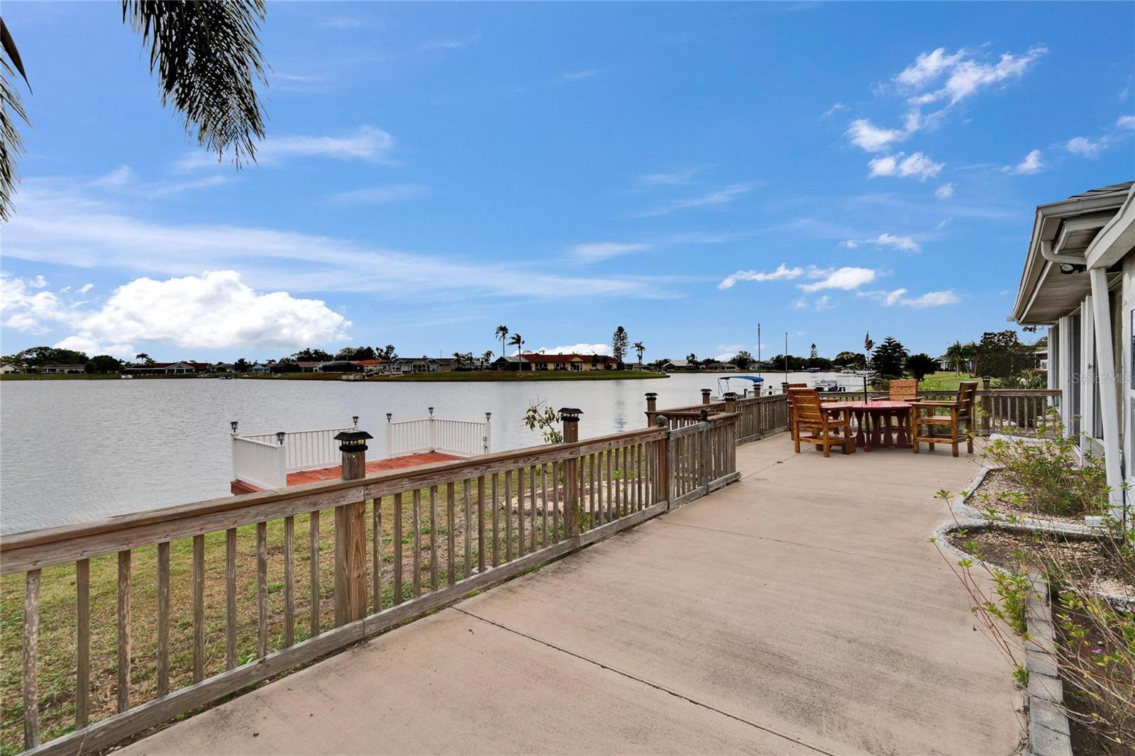 1518 NEW BEDFORD DR, SUN CITY CENTER, FL, 33573