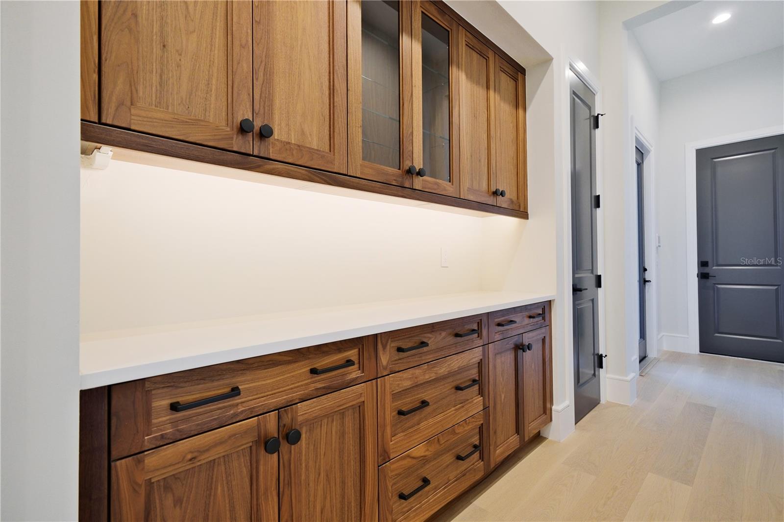 A4663567 Property Photo