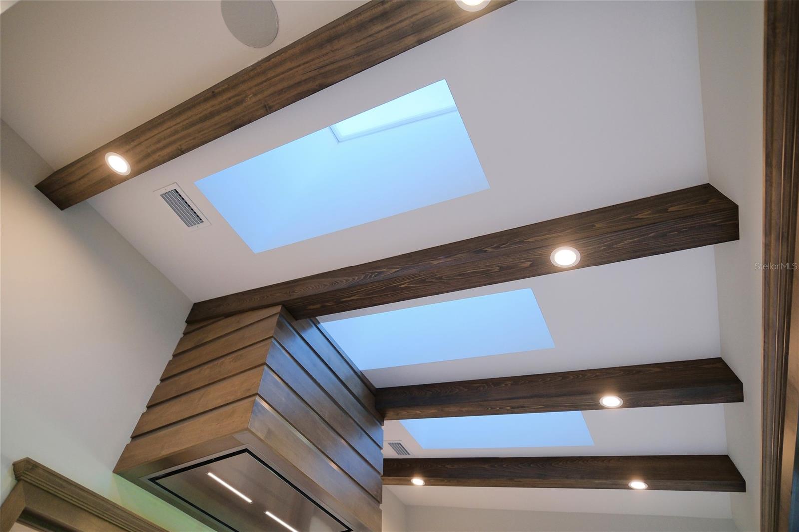 A4663567 Property Photo