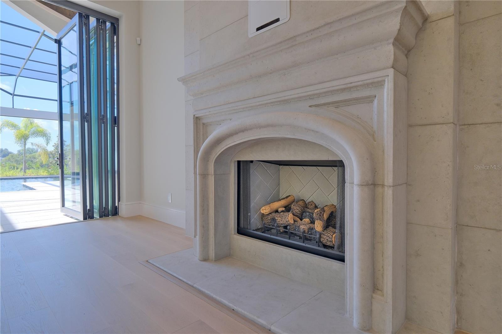 A4663567 Property Photo