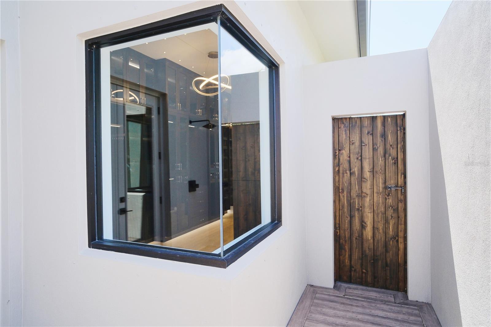 A4663567 Property Photo