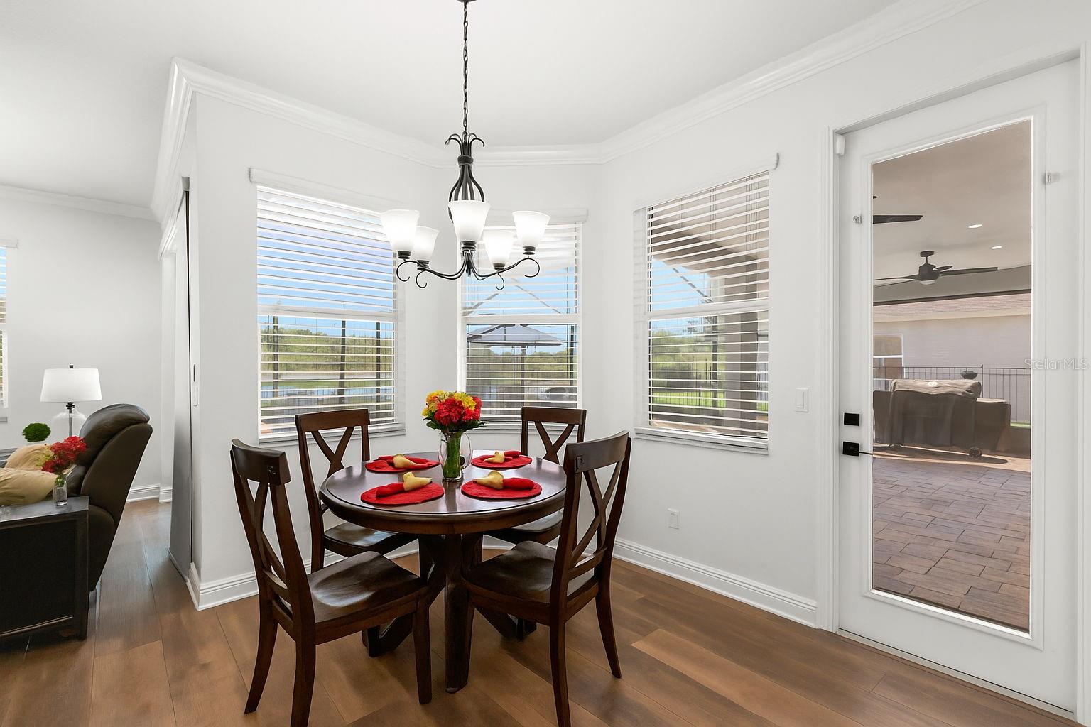 Kitchen Seating Area