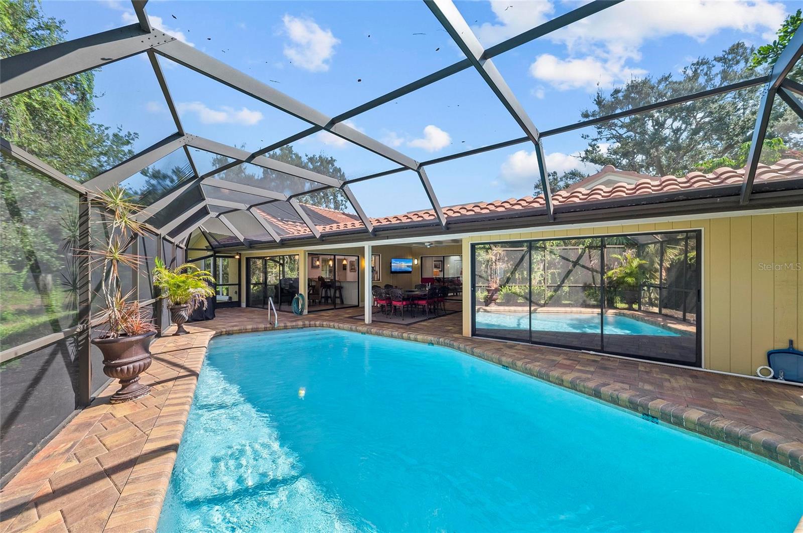 A4663579 Property Photo