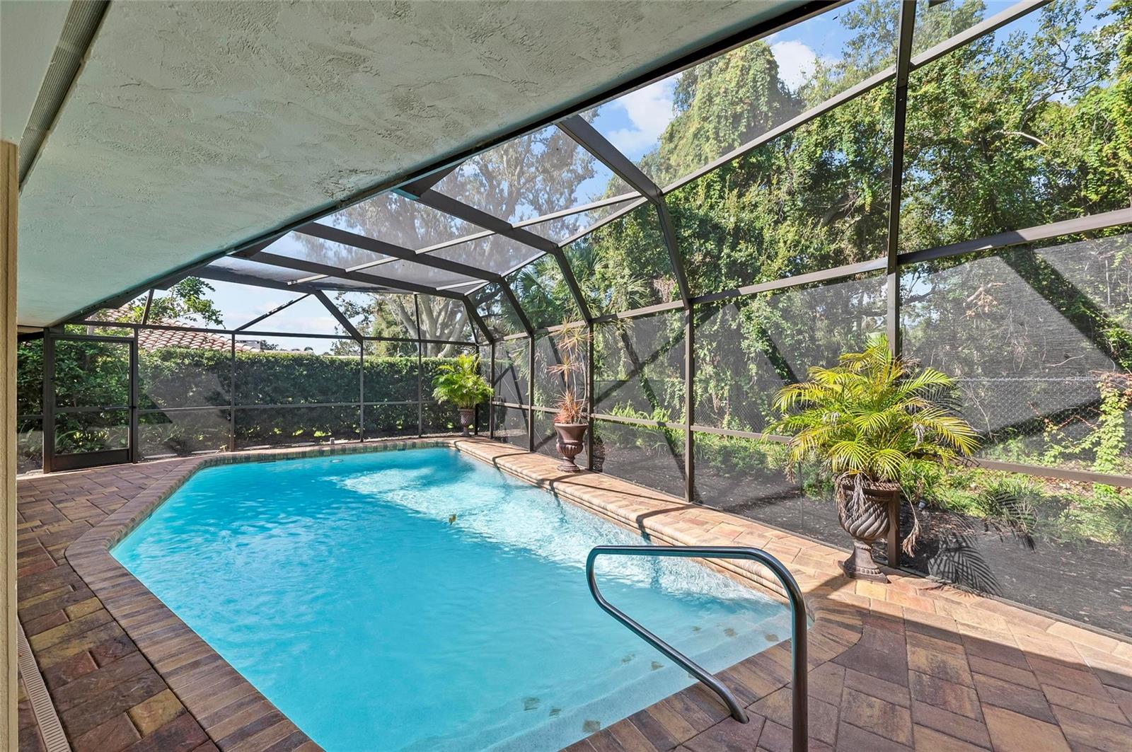 A4663579 Property Photo