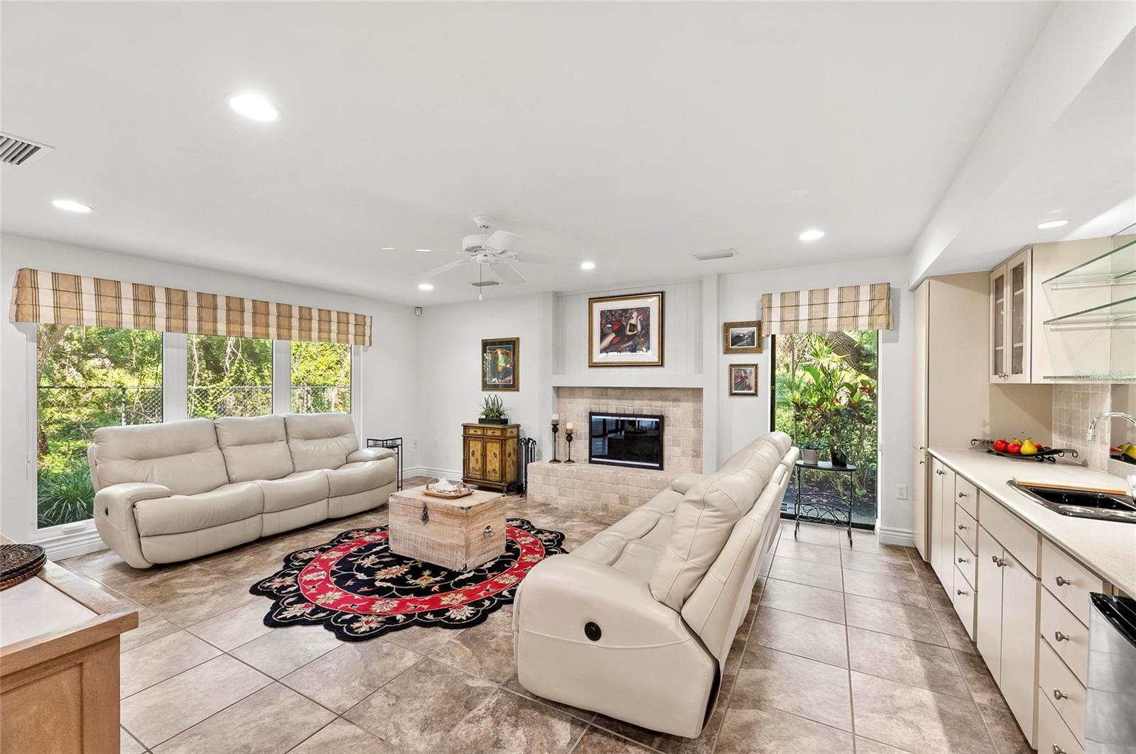 A4663579 Property Photo