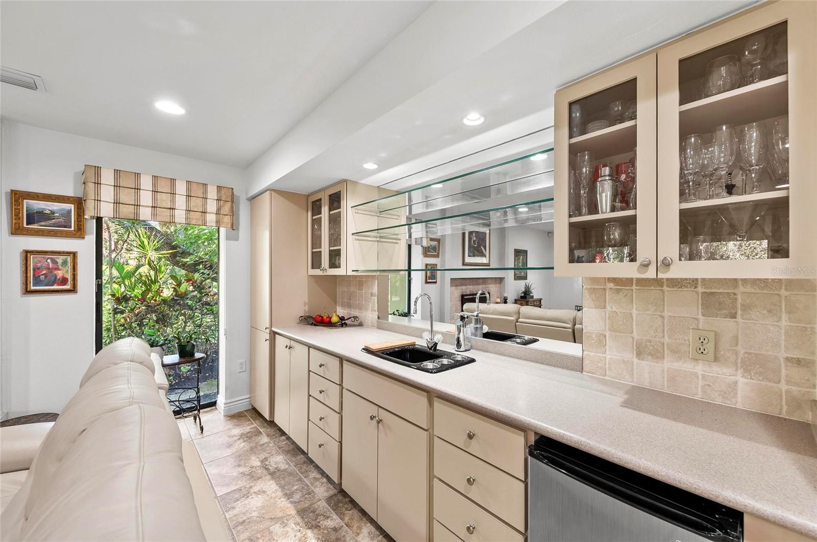 A4663579 Property Photo