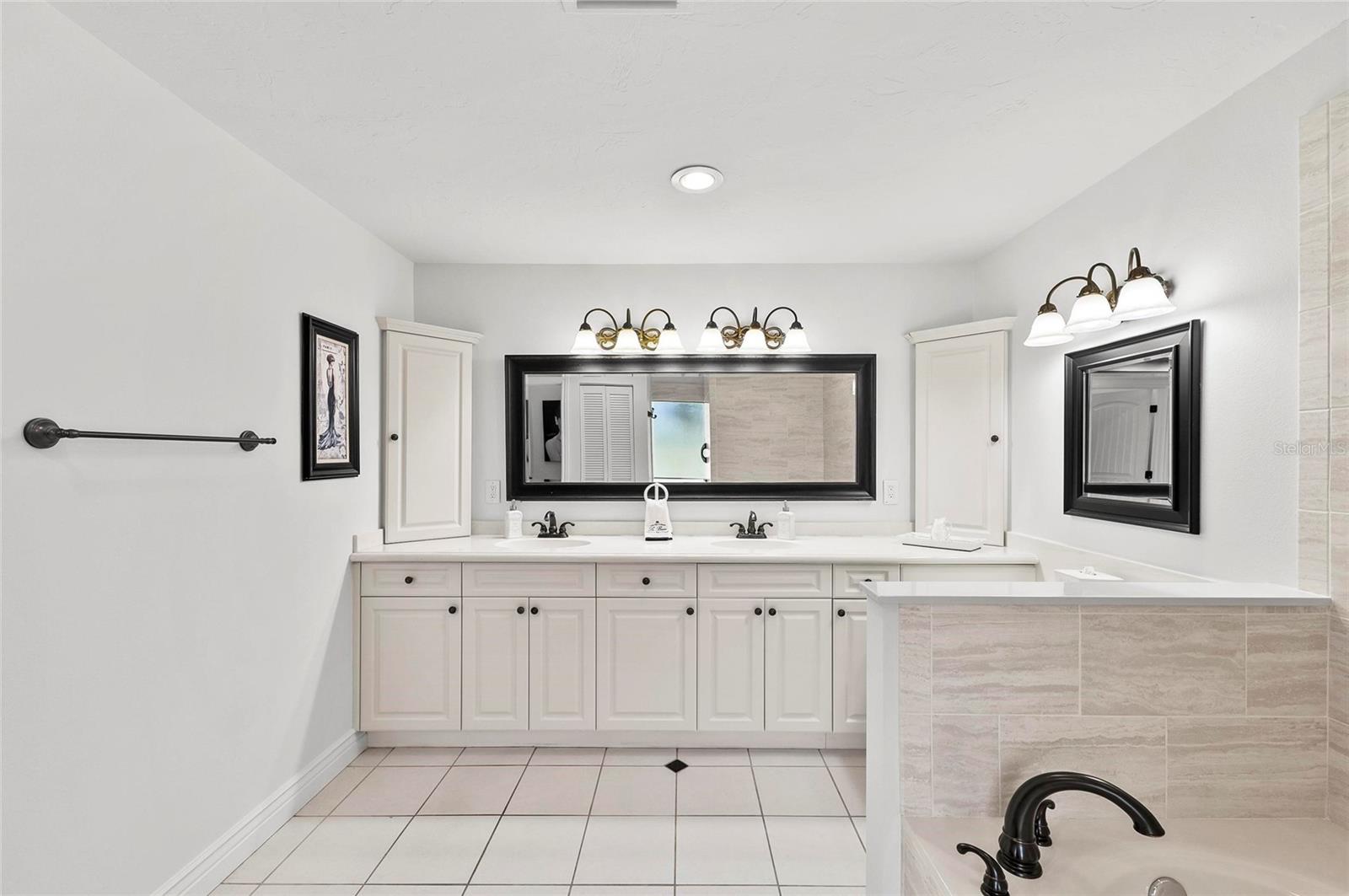 A4663579 Property Photo