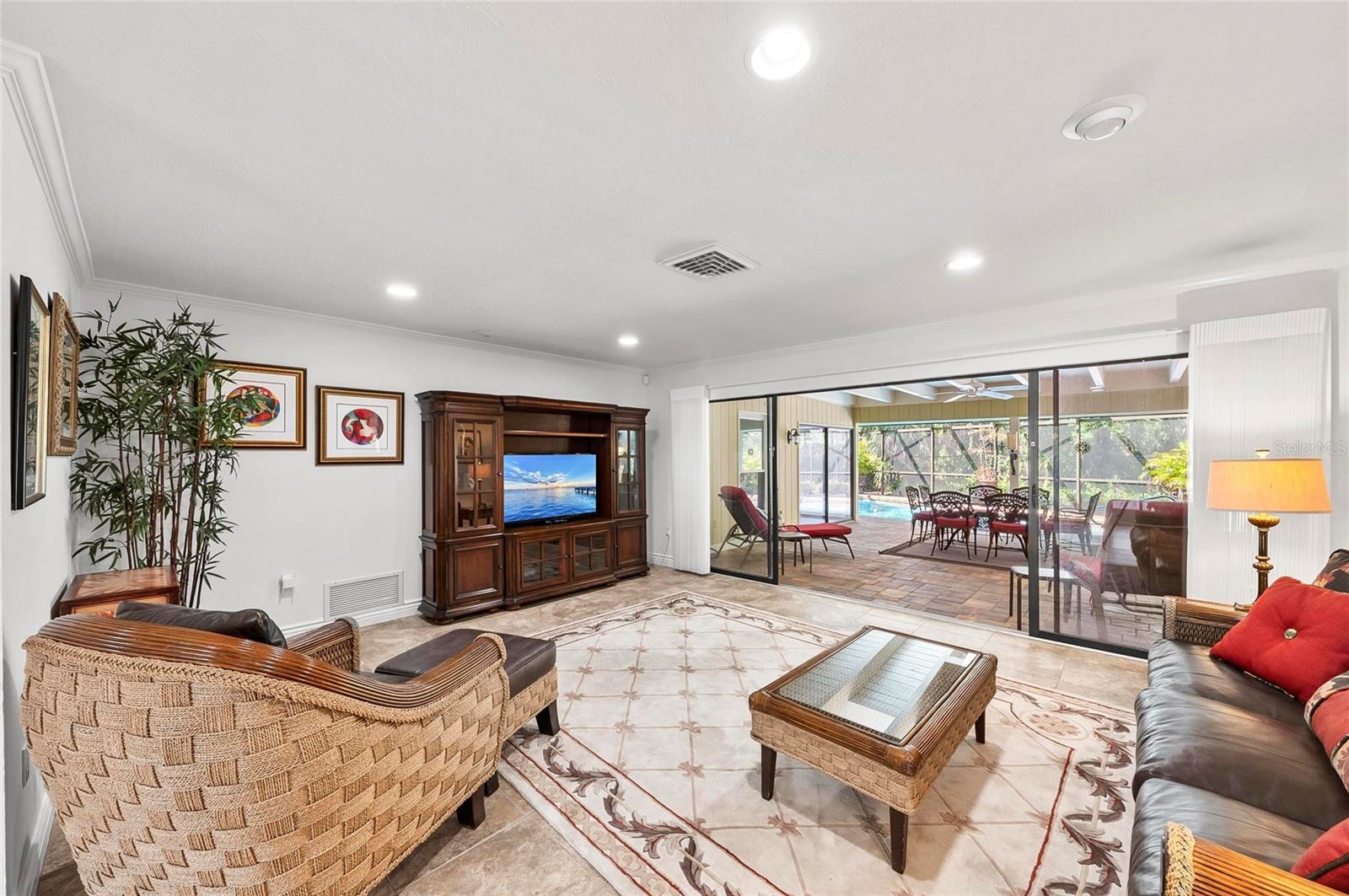 A4663579 Property Photo