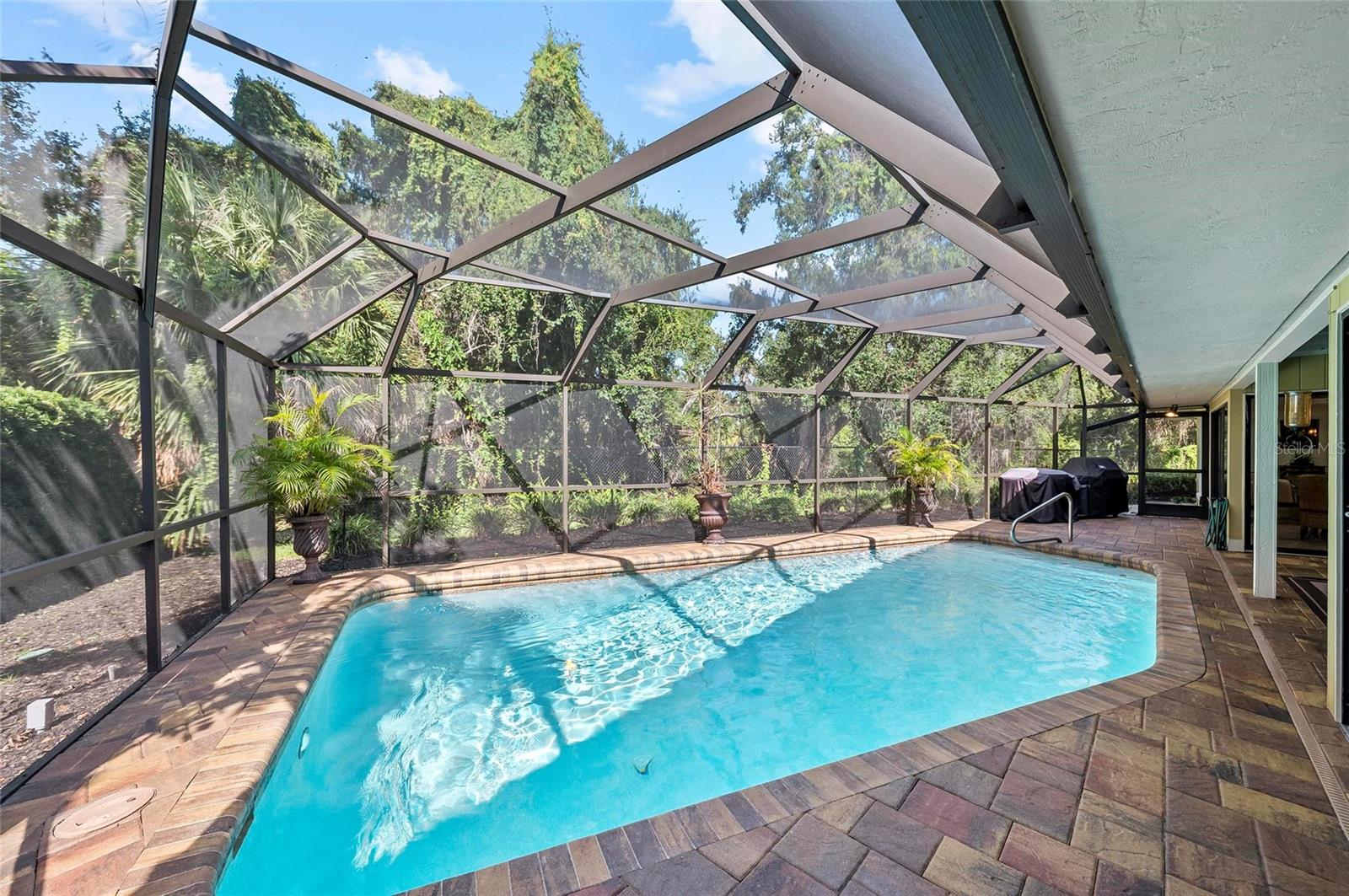 A4663579 Property Photo