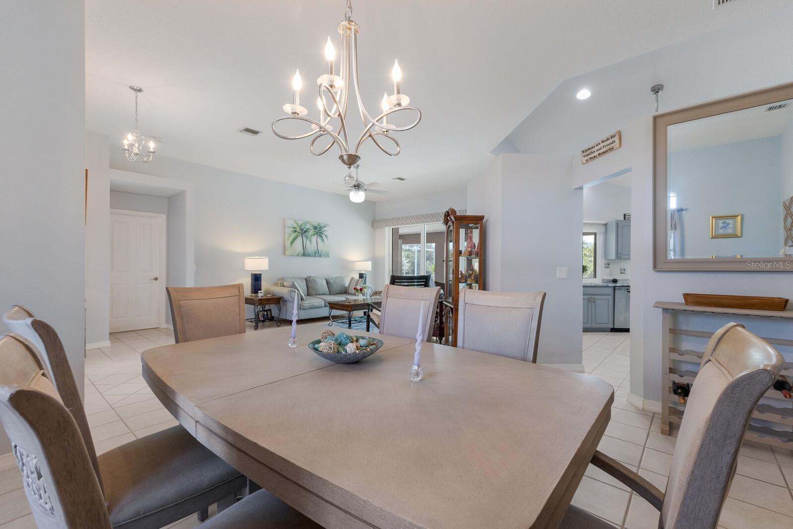 498 LAKE OF THE WOODS DR, VENICE, FL, 34293