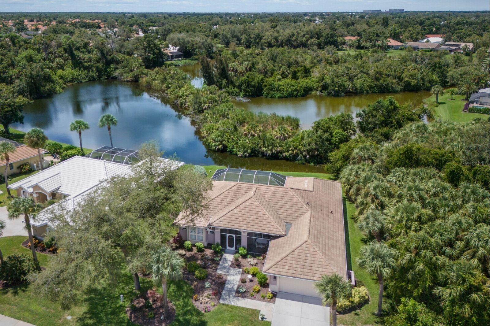 498 LAKE OF THE WOODS DR, VENICE, FL, 34293