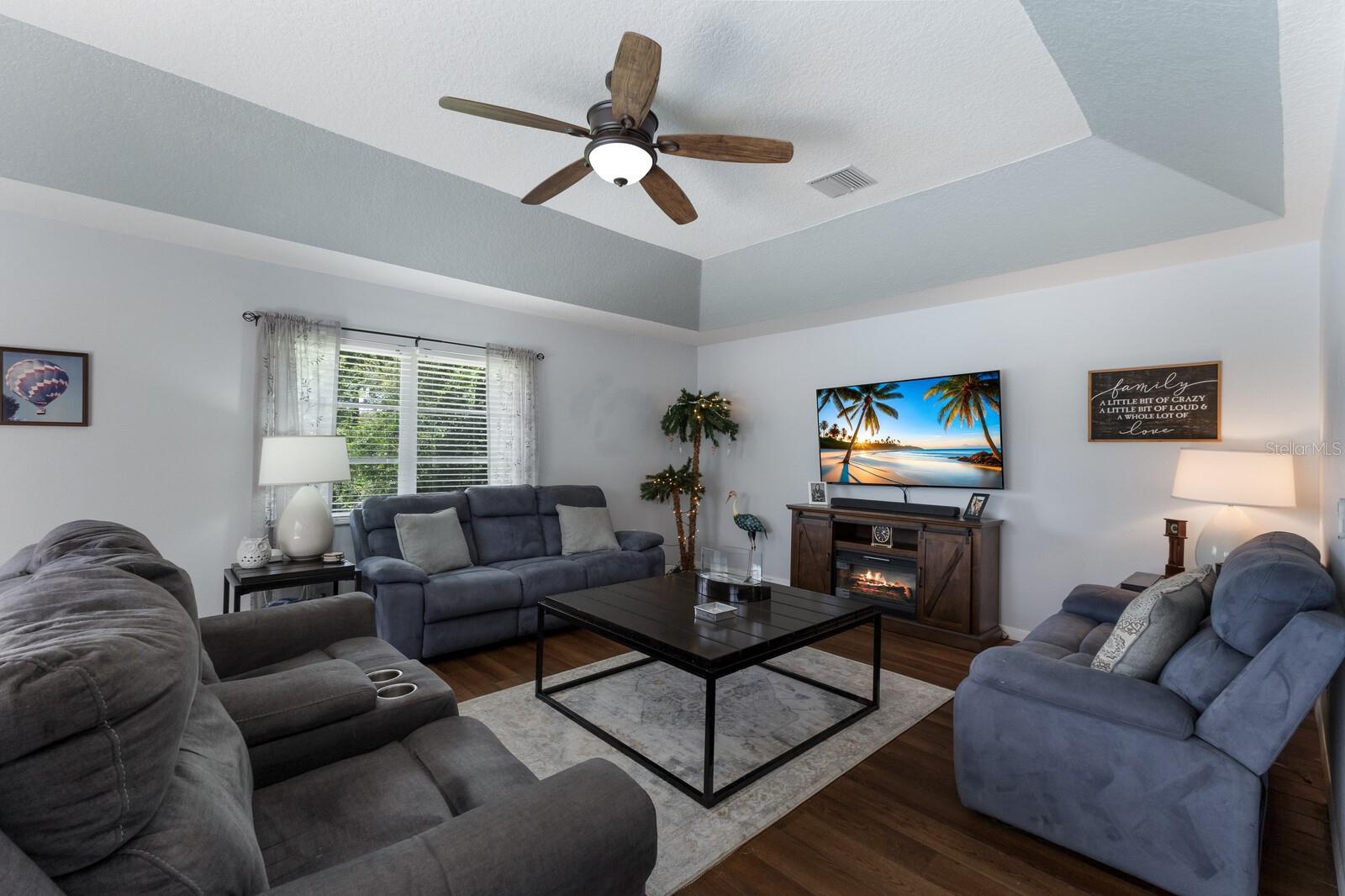 498 LAKE OF THE WOODS DR, VENICE, FL, 34293