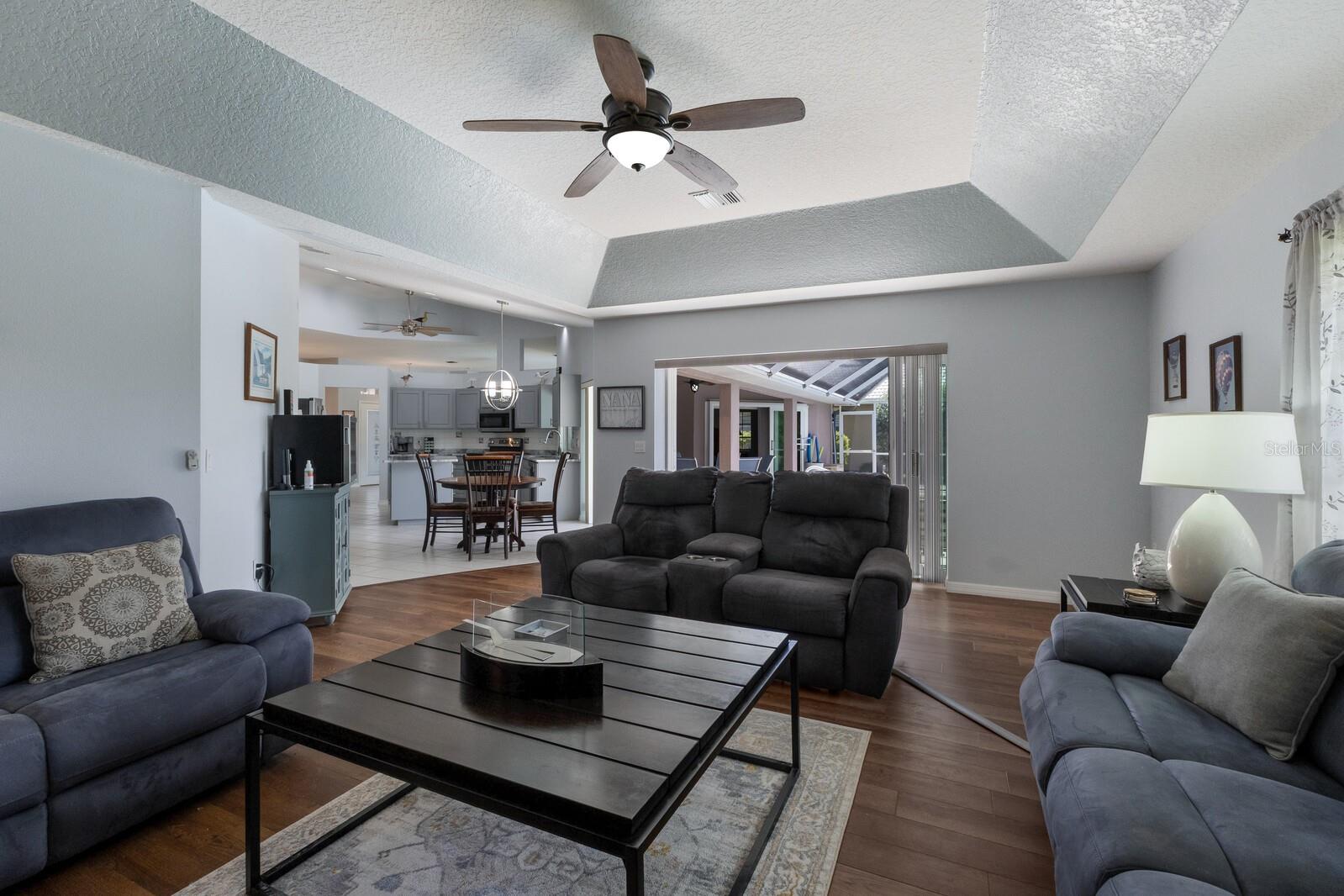 498 LAKE OF THE WOODS DR, VENICE, FL, 34293