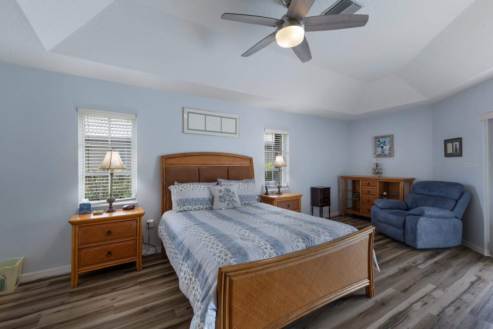 498 LAKE OF THE WOODS DR, VENICE, FL, 34293