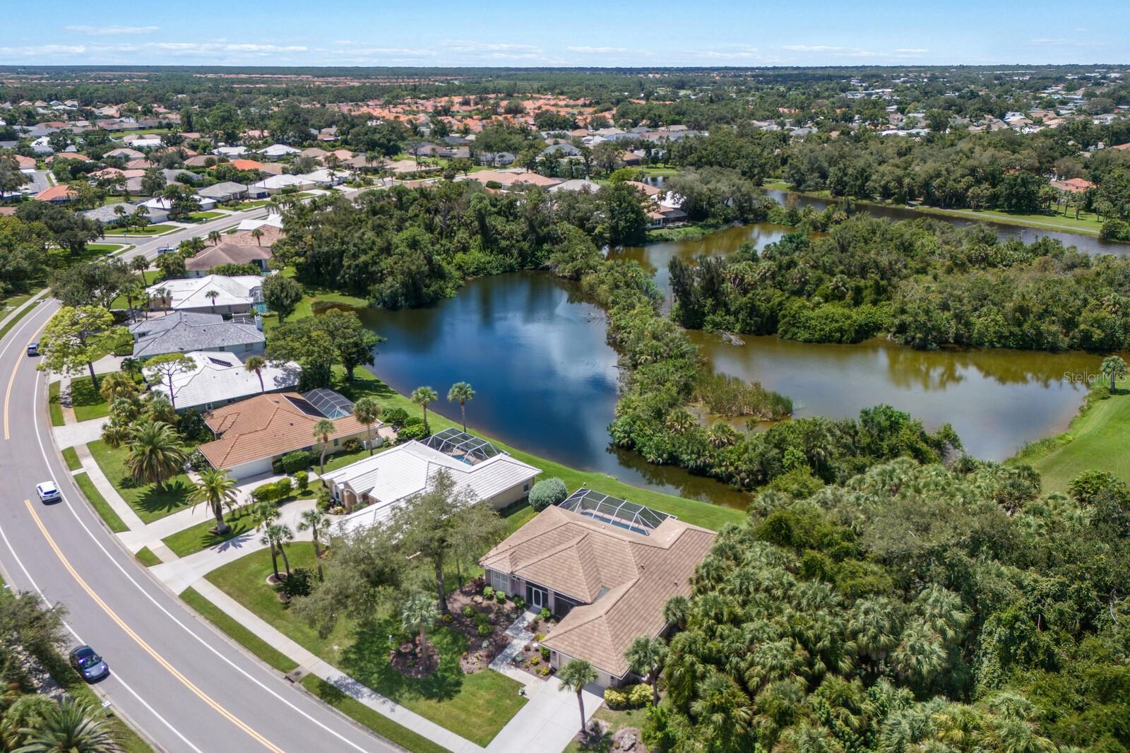498 LAKE OF THE WOODS DR, VENICE, FL, 34293