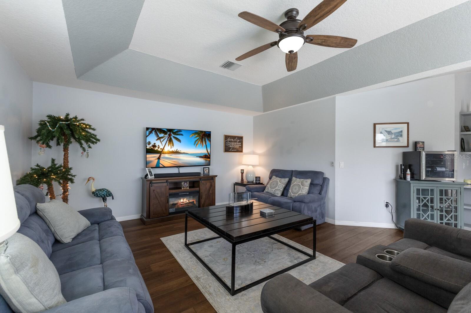 498 LAKE OF THE WOODS DR, VENICE, FL, 34293