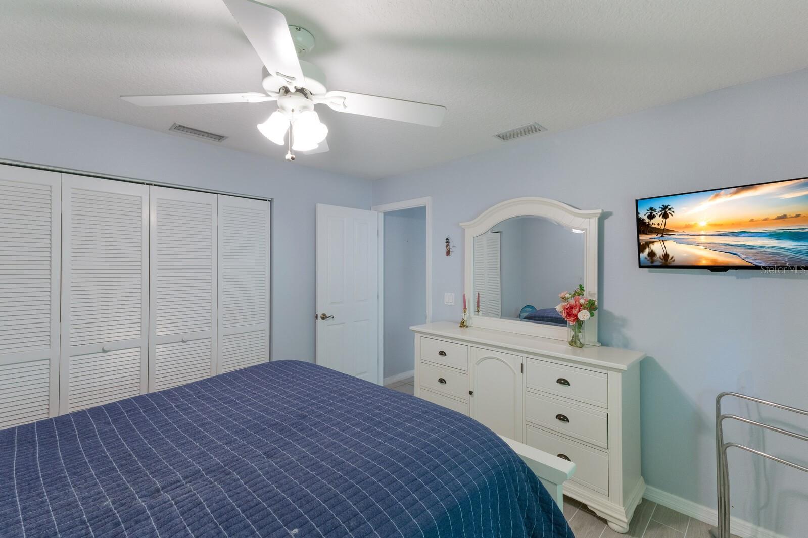 498 LAKE OF THE WOODS DR, VENICE, FL, 34293