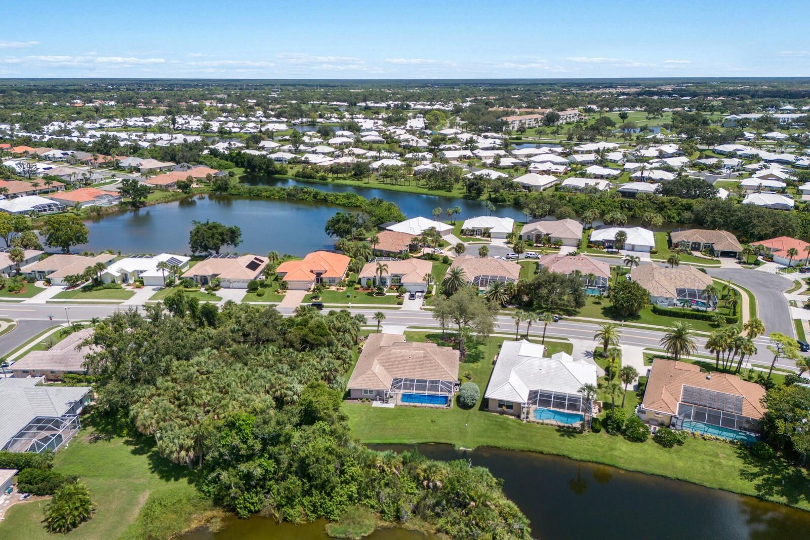 498 LAKE OF THE WOODS DR, VENICE, FL, 34293