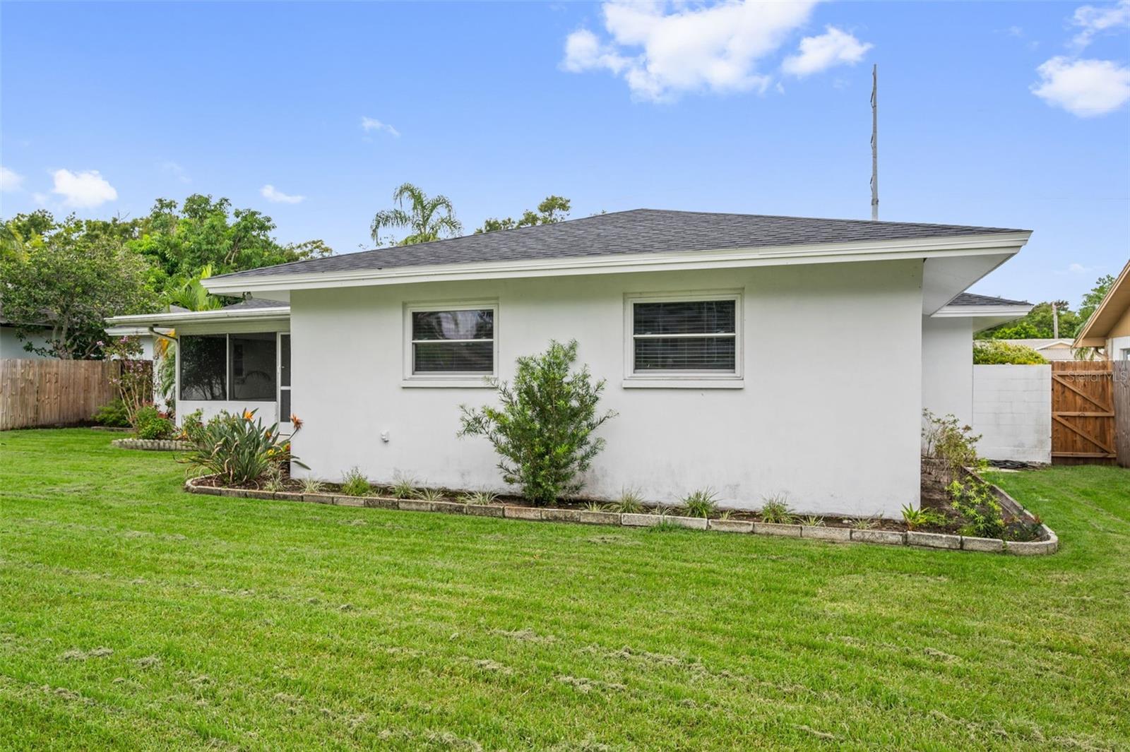 1877 DEL ROBLES DR, CLEARWATER, FL, 33764