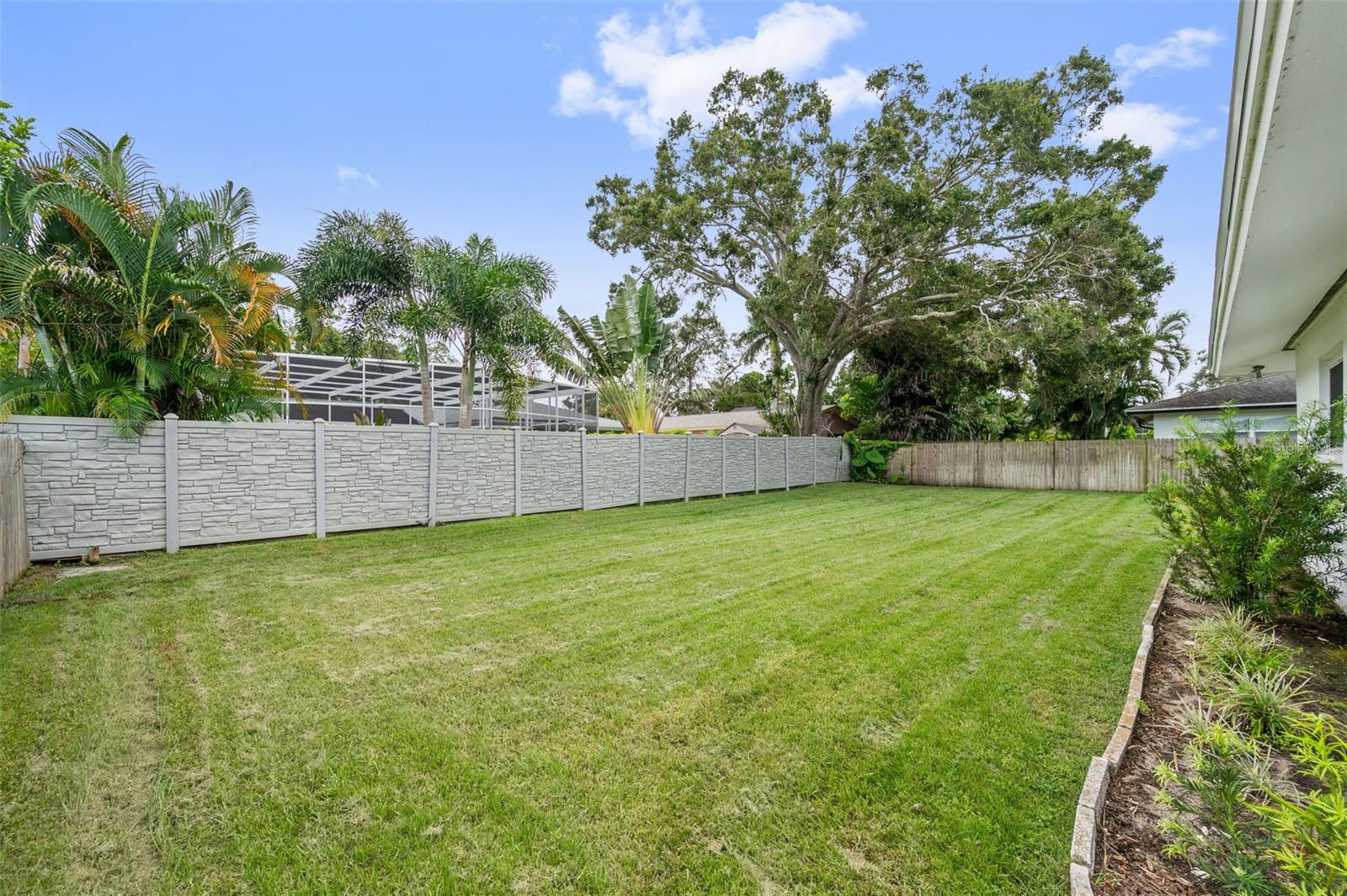 1877 DEL ROBLES DR, CLEARWATER, FL, 33764