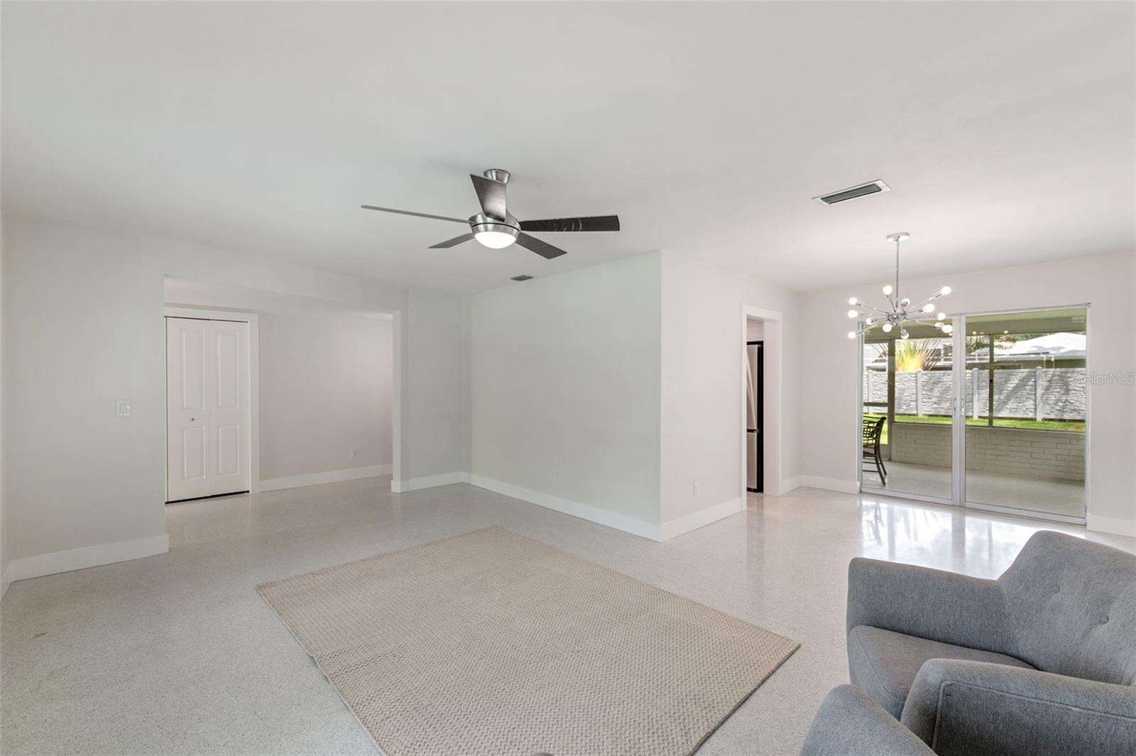 1877 DEL ROBLES DR, CLEARWATER, FL, 33764