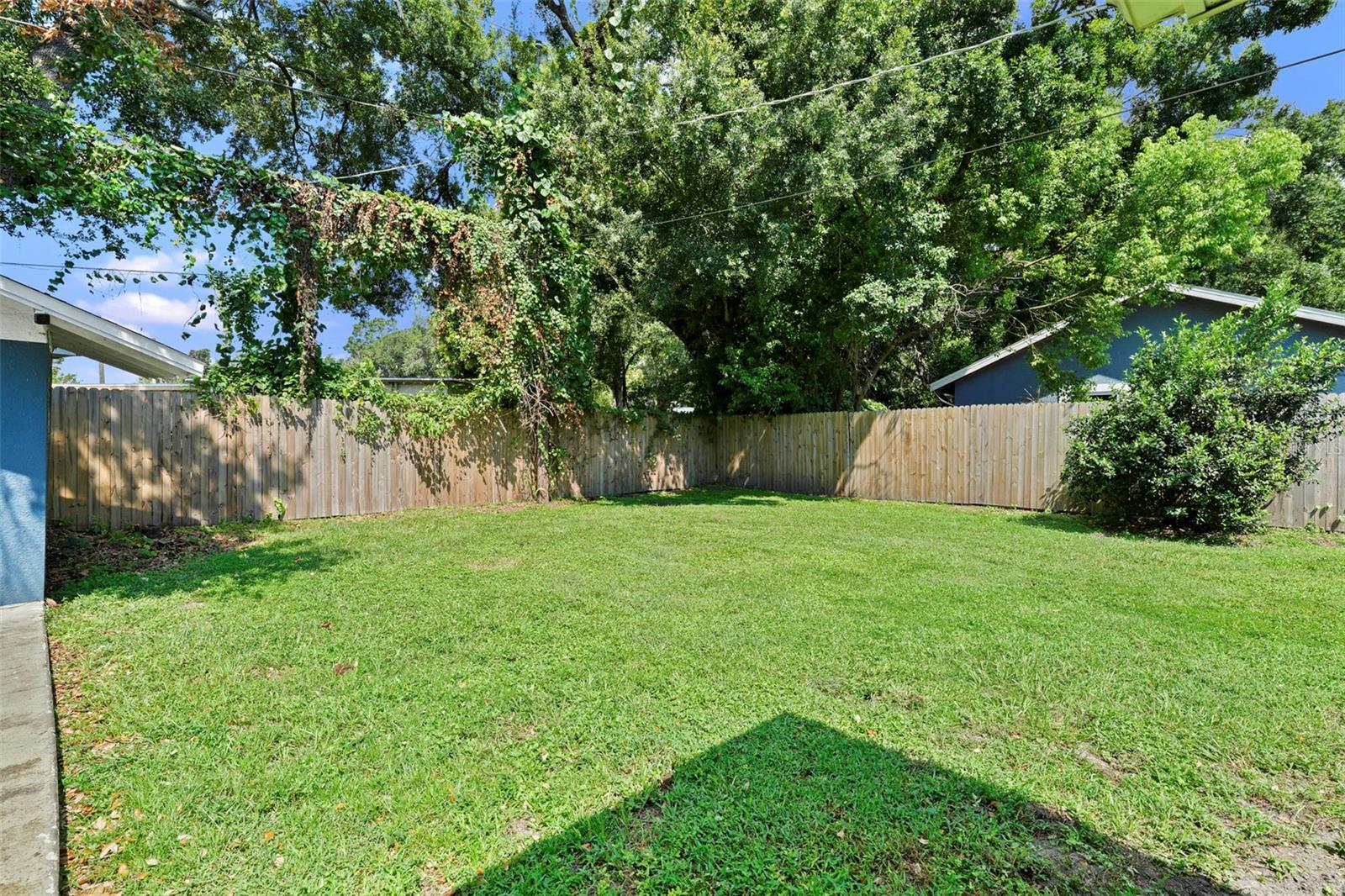 2519 EMMA CIR, TAMPA, FL, 33614