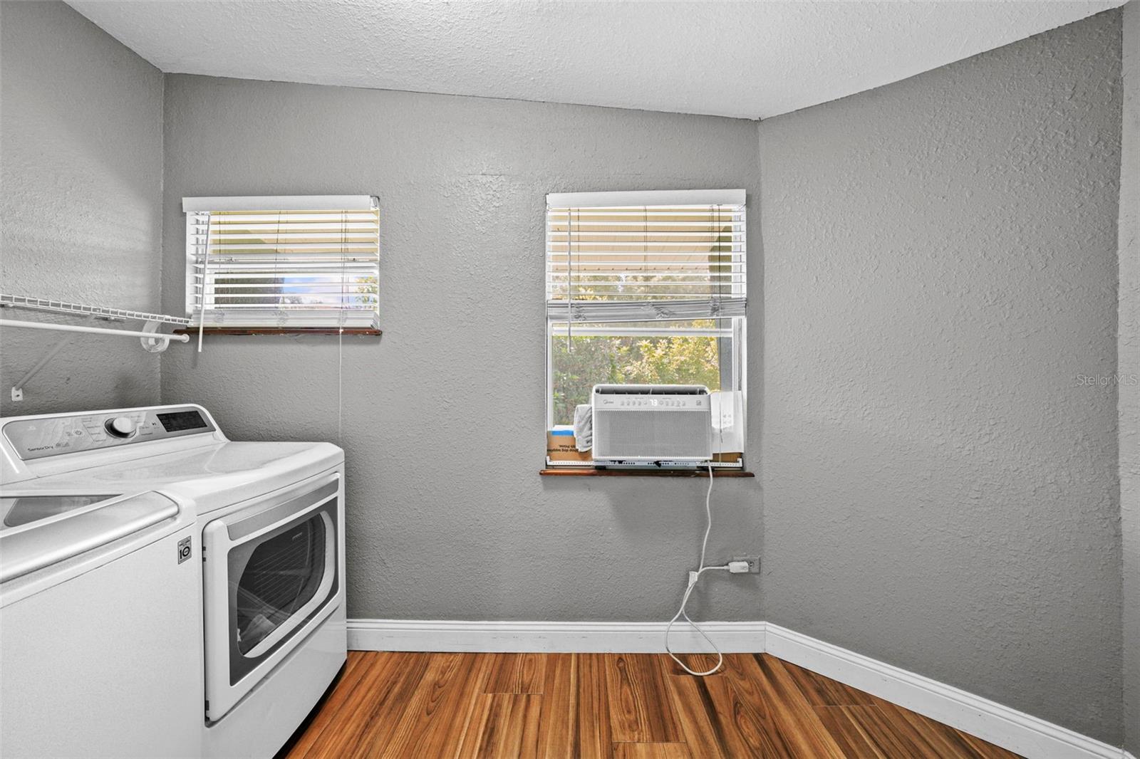 2519 EMMA CIR, TAMPA, FL, 33614