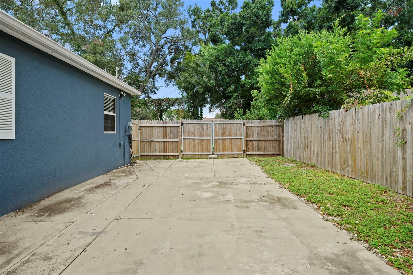 2519 EMMA CIR, TAMPA, FL, 33614