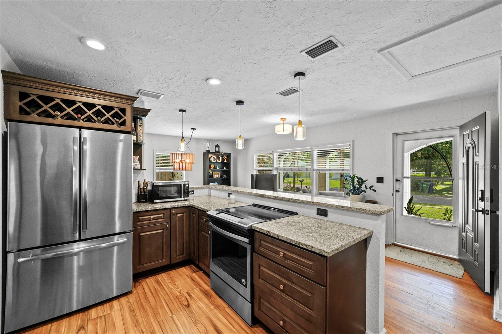 2519 EMMA CIR, TAMPA, FL, 33614