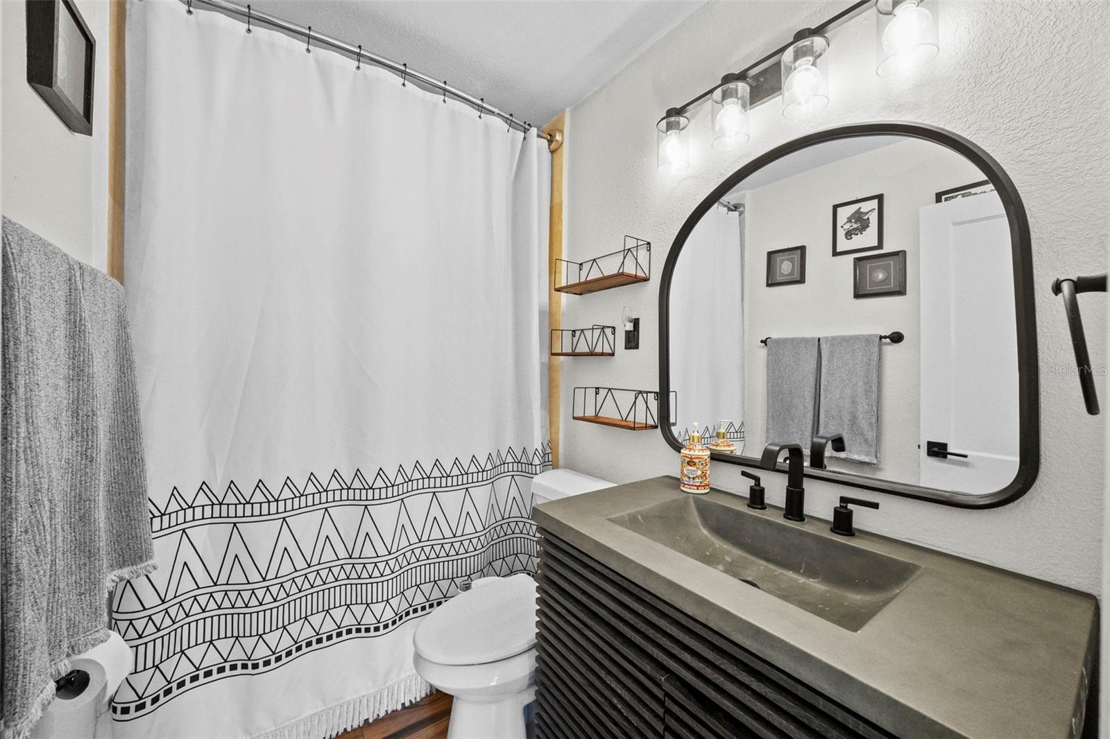 2519 EMMA CIR, TAMPA, FL, 33614