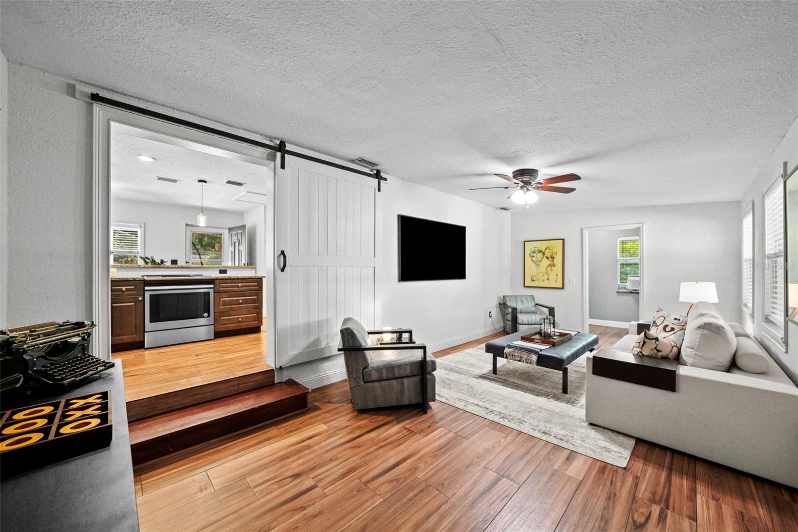 2519 EMMA CIR, TAMPA, FL, 33614