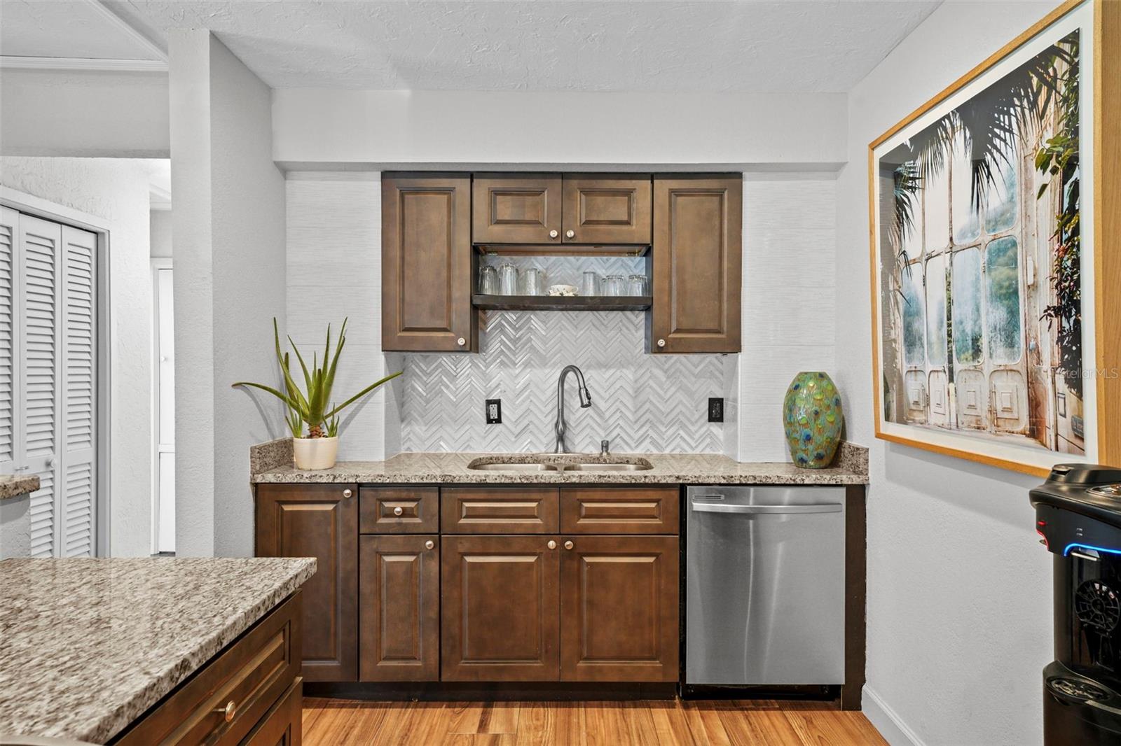 2519 EMMA CIR, TAMPA, FL, 33614