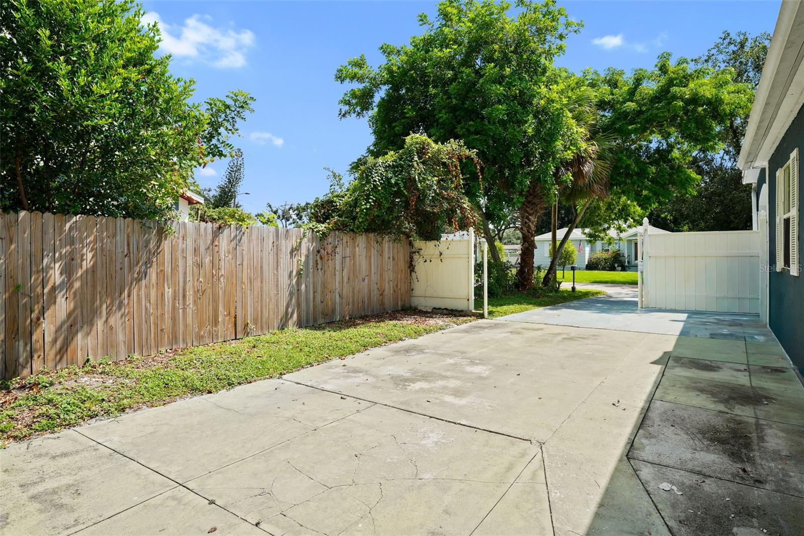 2519 EMMA CIR, TAMPA, FL, 33614