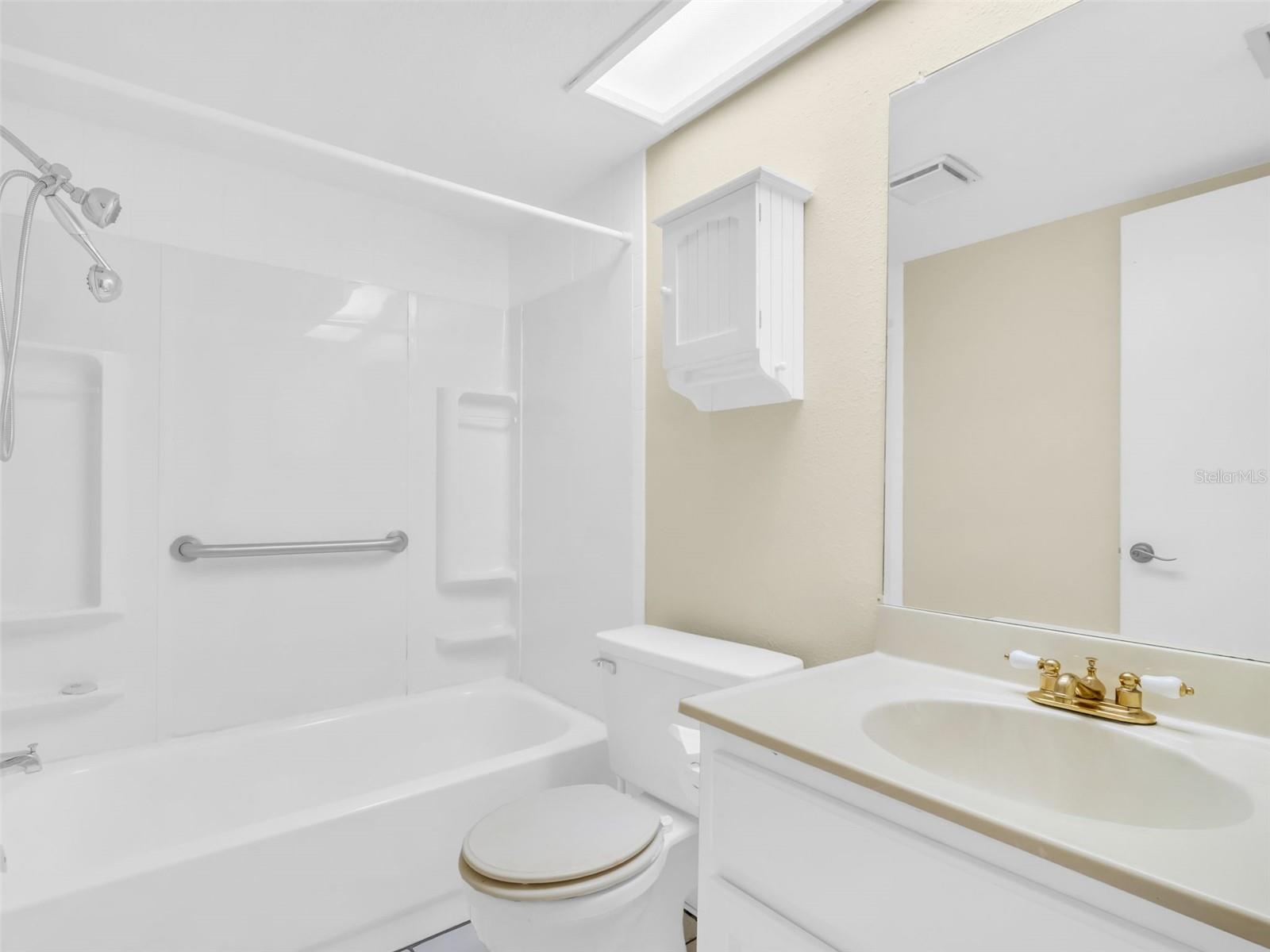 TB8422678 Property Photo