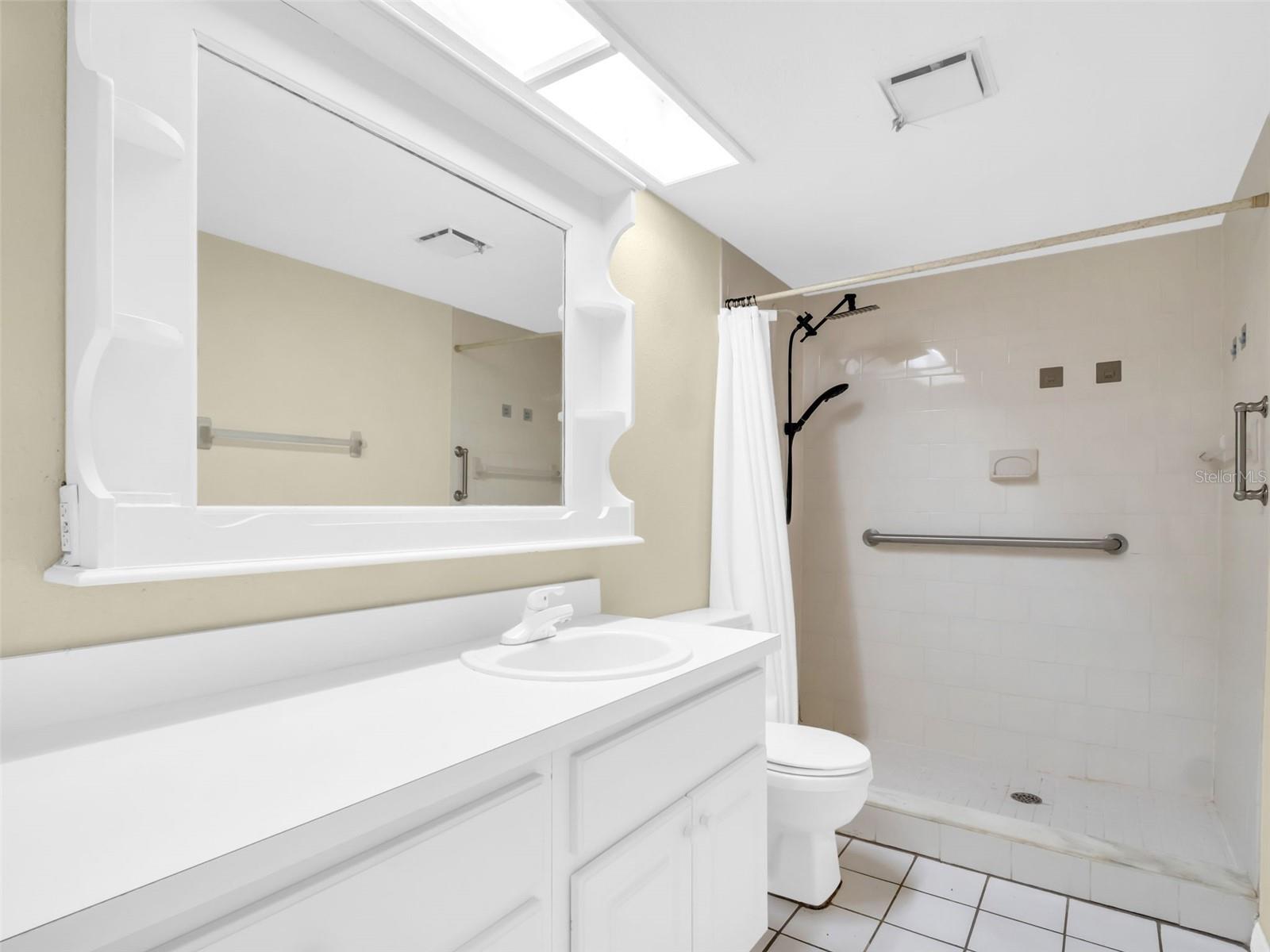 TB8422678 Property Photo