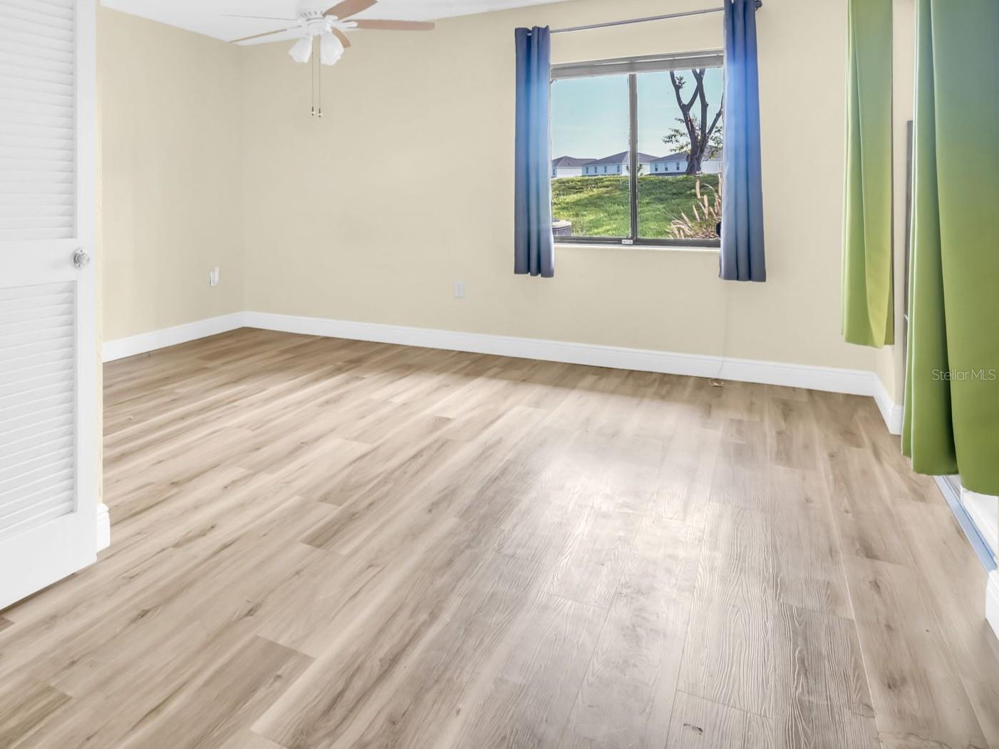 TB8422678 Property Photo