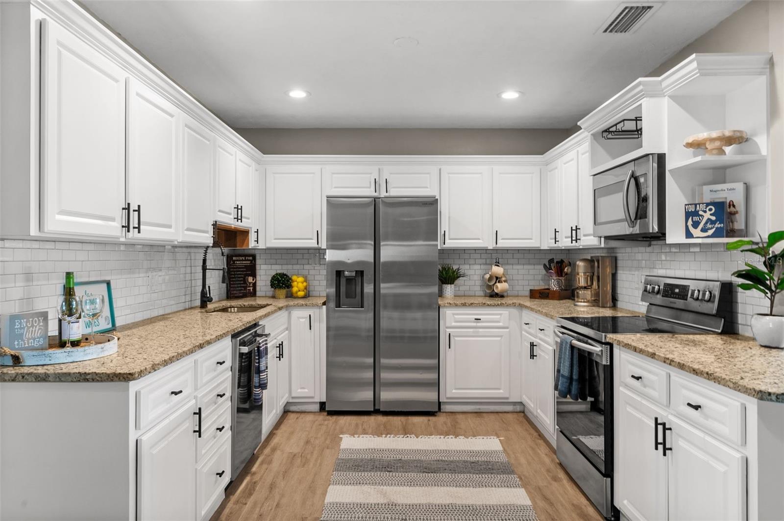 A4663611 Property Photo