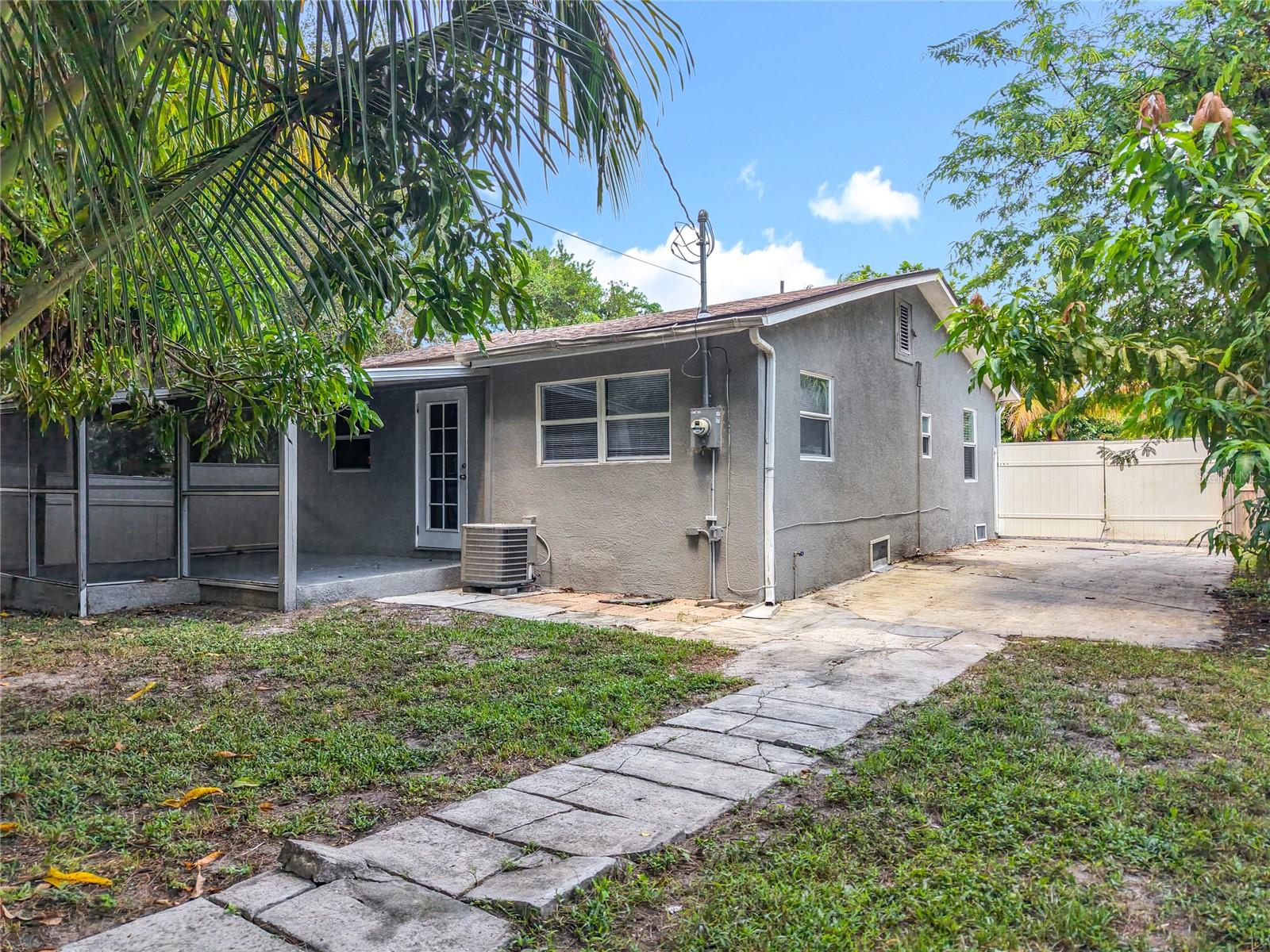 262 PALMACEA RD, FORT MYERS, FL, 33905