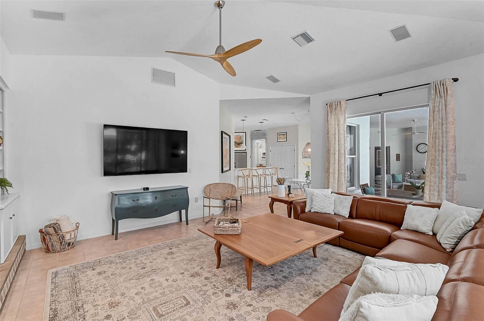 A4663633 Property Photo